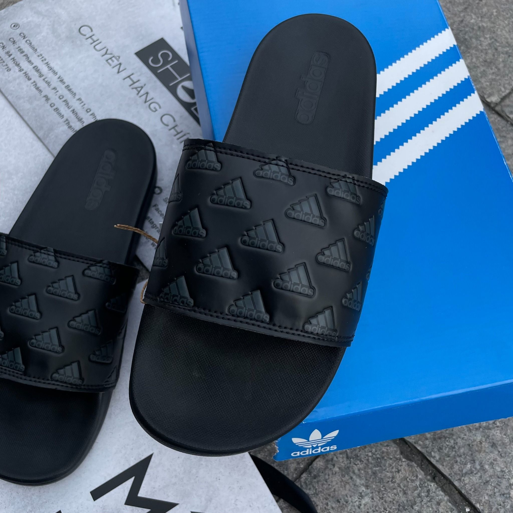 2294 - HÀNG CHÍNH HÃNG - DÉP QUAI NGANG ADIDAS CLOUDFOAM COMFORT MÀU ĐEN FULL - NHIỀU LOGO ĐEN NỔI