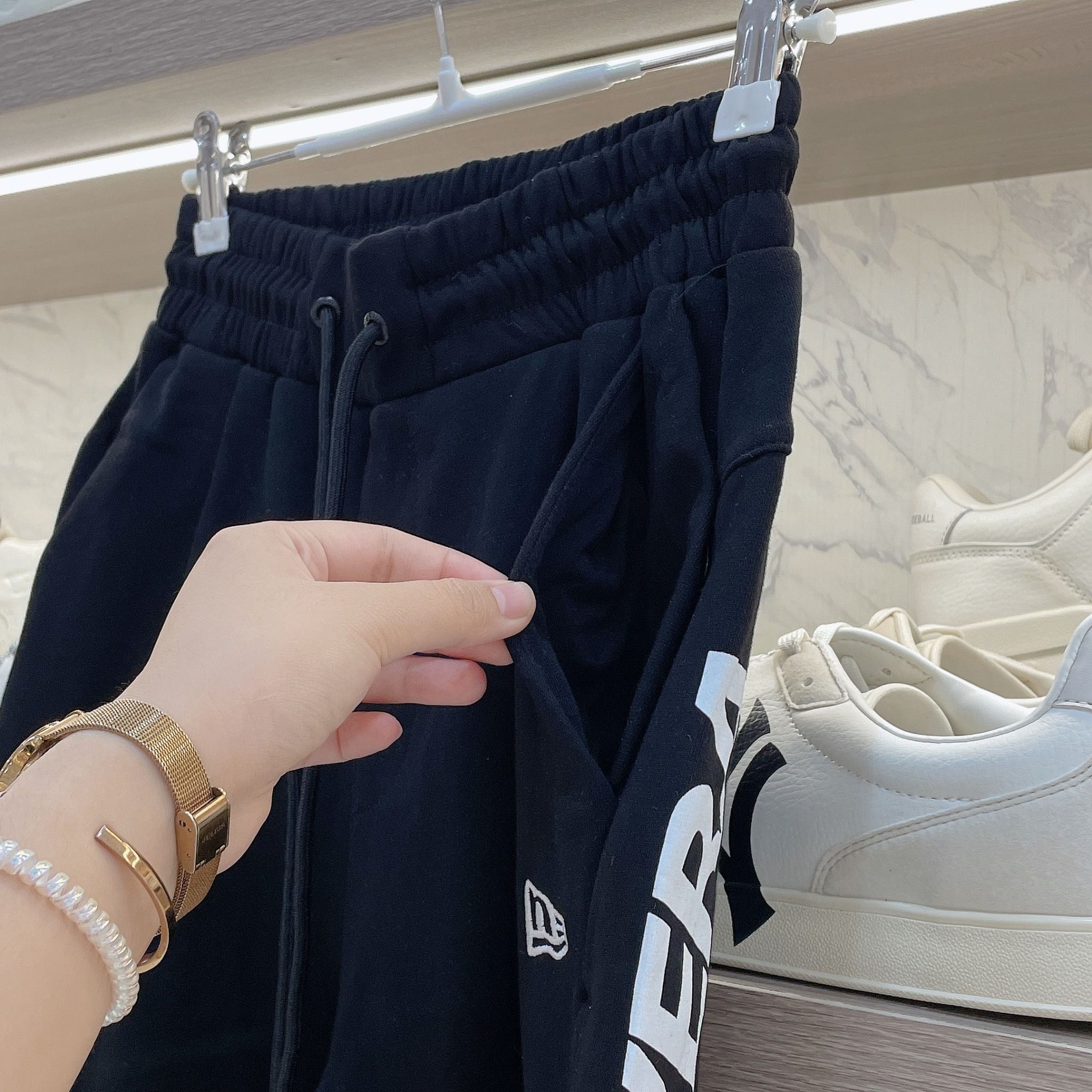 2284 - HÀNG CHÍNH HÃNG - QUẦN SHORT NEW ERA - KNIT ĐEN
