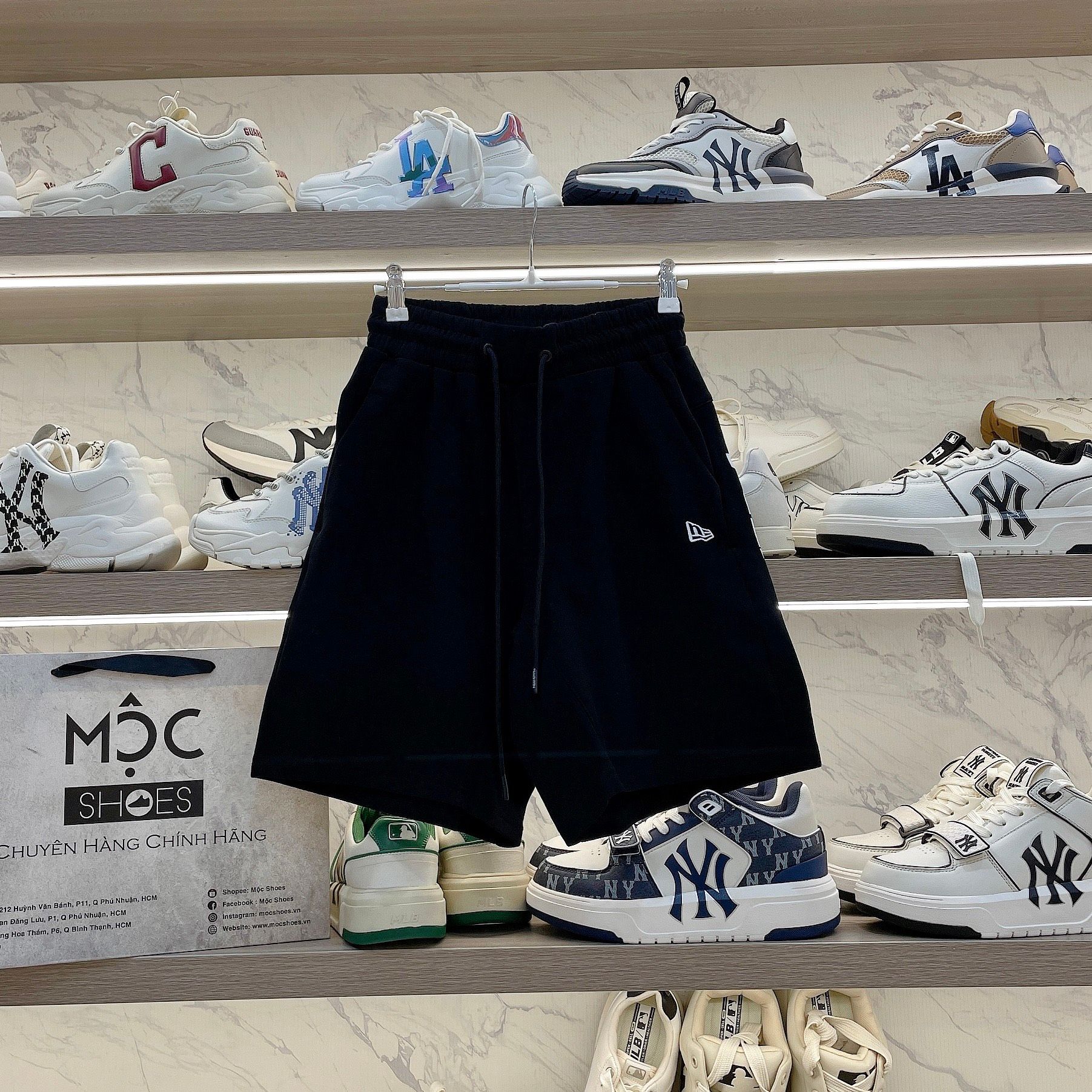 2284 - HÀNG CHÍNH HÃNG - QUẦN SHORT NEW ERA - KNIT ĐEN
