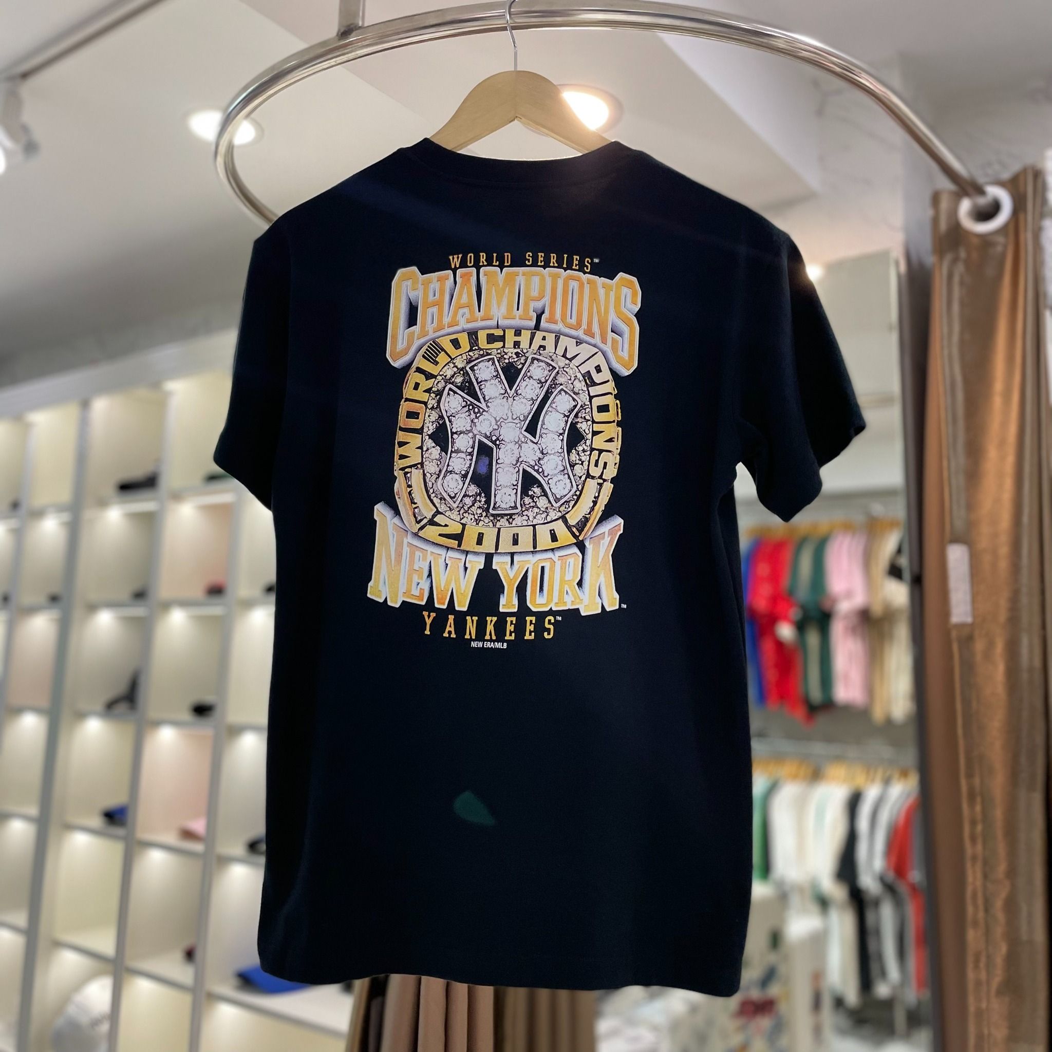 2300 - HÀNG CHÍNH HÃNG - ÁO THUN NEW ERA - NY CHAMPION RING - ĐEN - CODE 13527267
