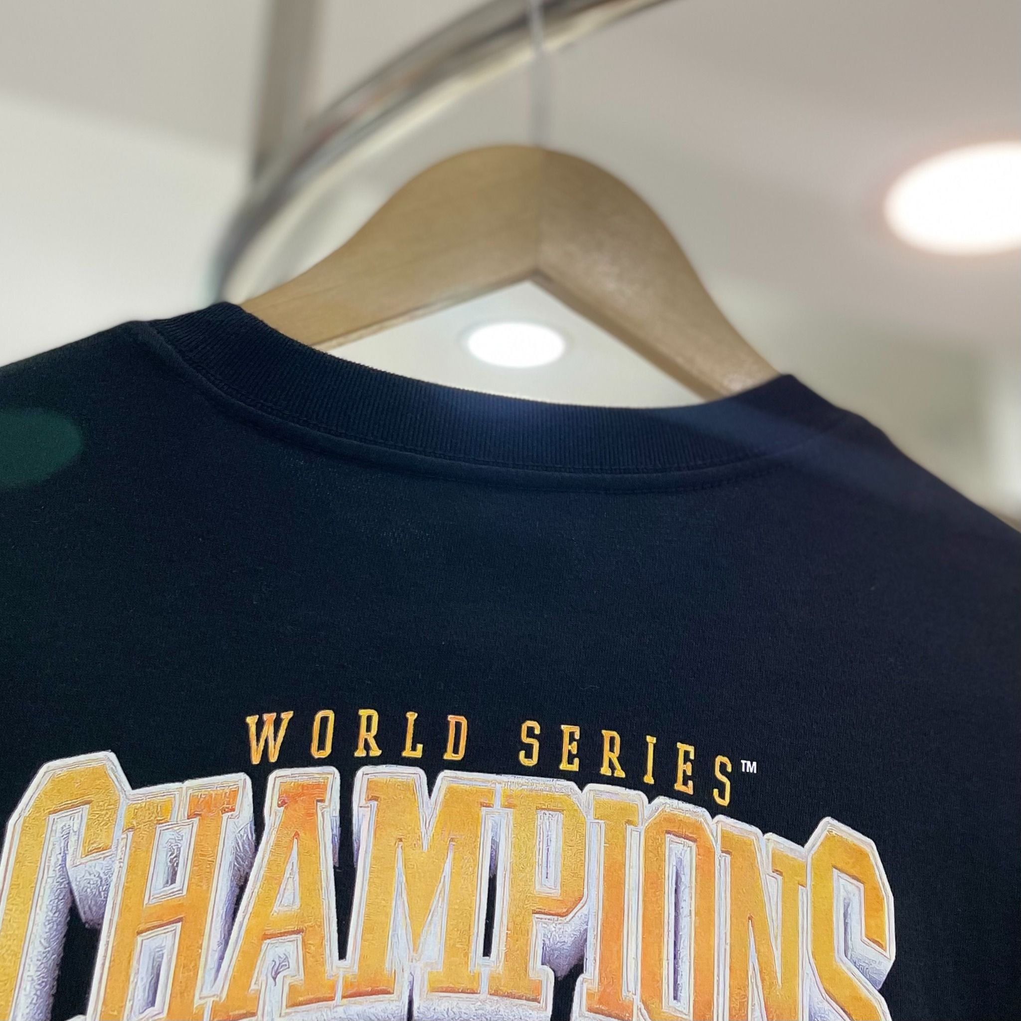 2300 - HÀNG CHÍNH HÃNG - ÁO THUN NEW ERA - NY CHAMPION RING - ĐEN - CODE 13527267