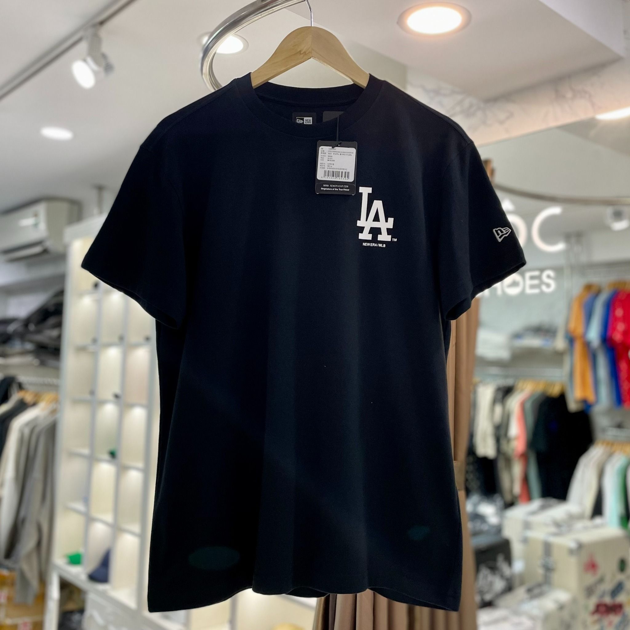 1068 - HÀNG CHÍNH HÃNG - ÁO THUN NEW ERA - LA CHAMPION RING - ĐEN - CODE 13527268