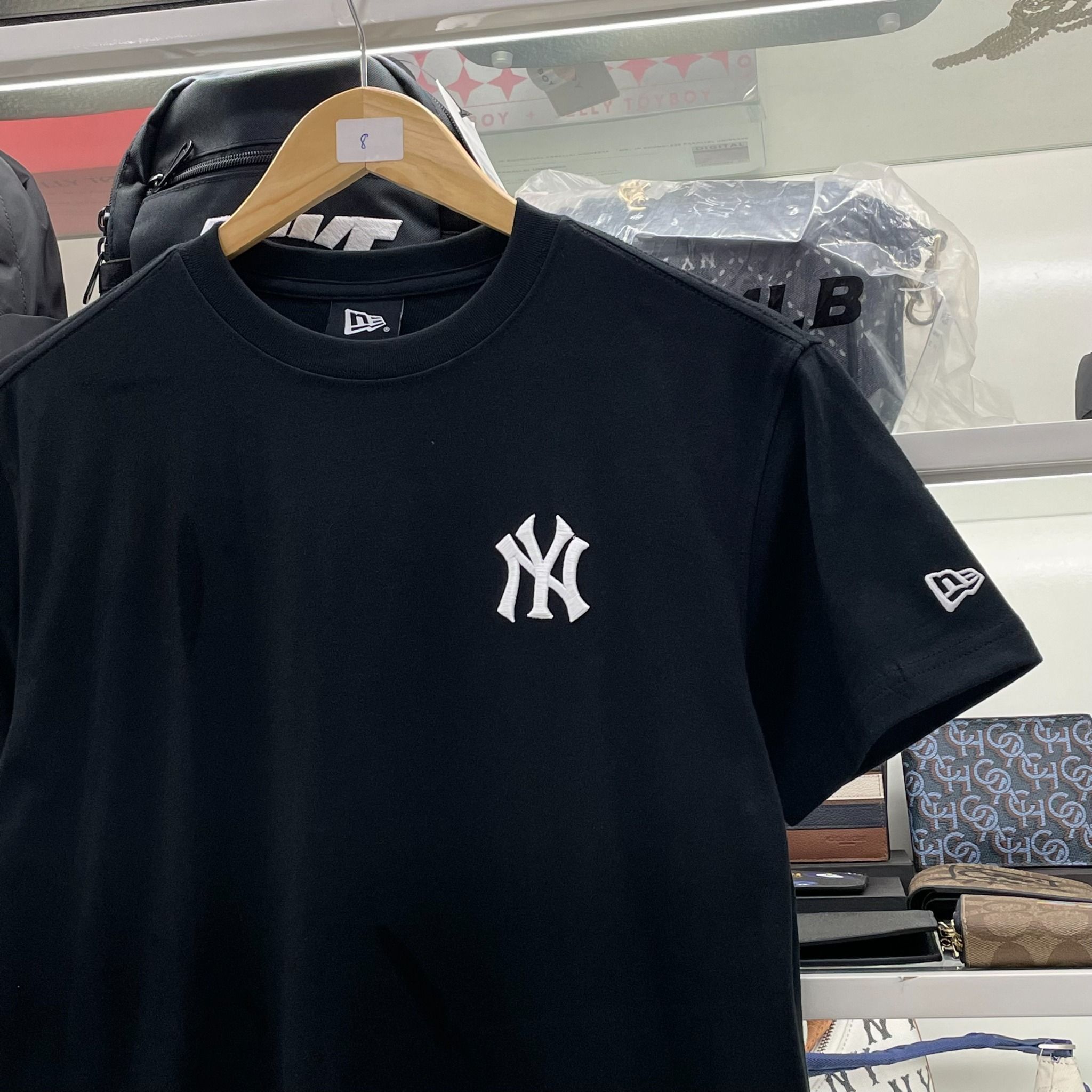 2298 - HÀNG CHÍNH HÃNG - ÁO THUN NEW ERA - NY ĐÁM MÂY - ĐEN - CODE 14148862