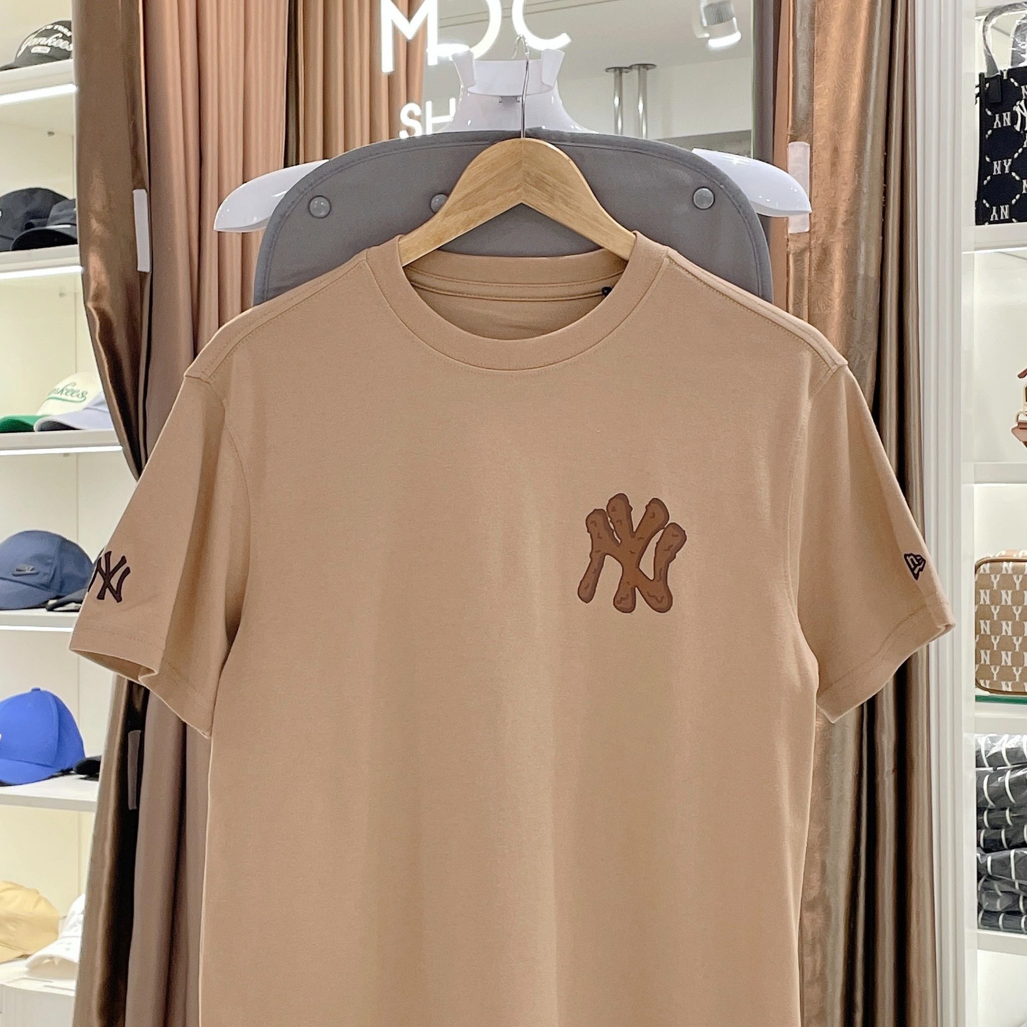 2301 - HÀNG CHÍNH HÃNG - ÁO THUN NEW ERA - QUE KEM NY - NÂU - CODE 14341297