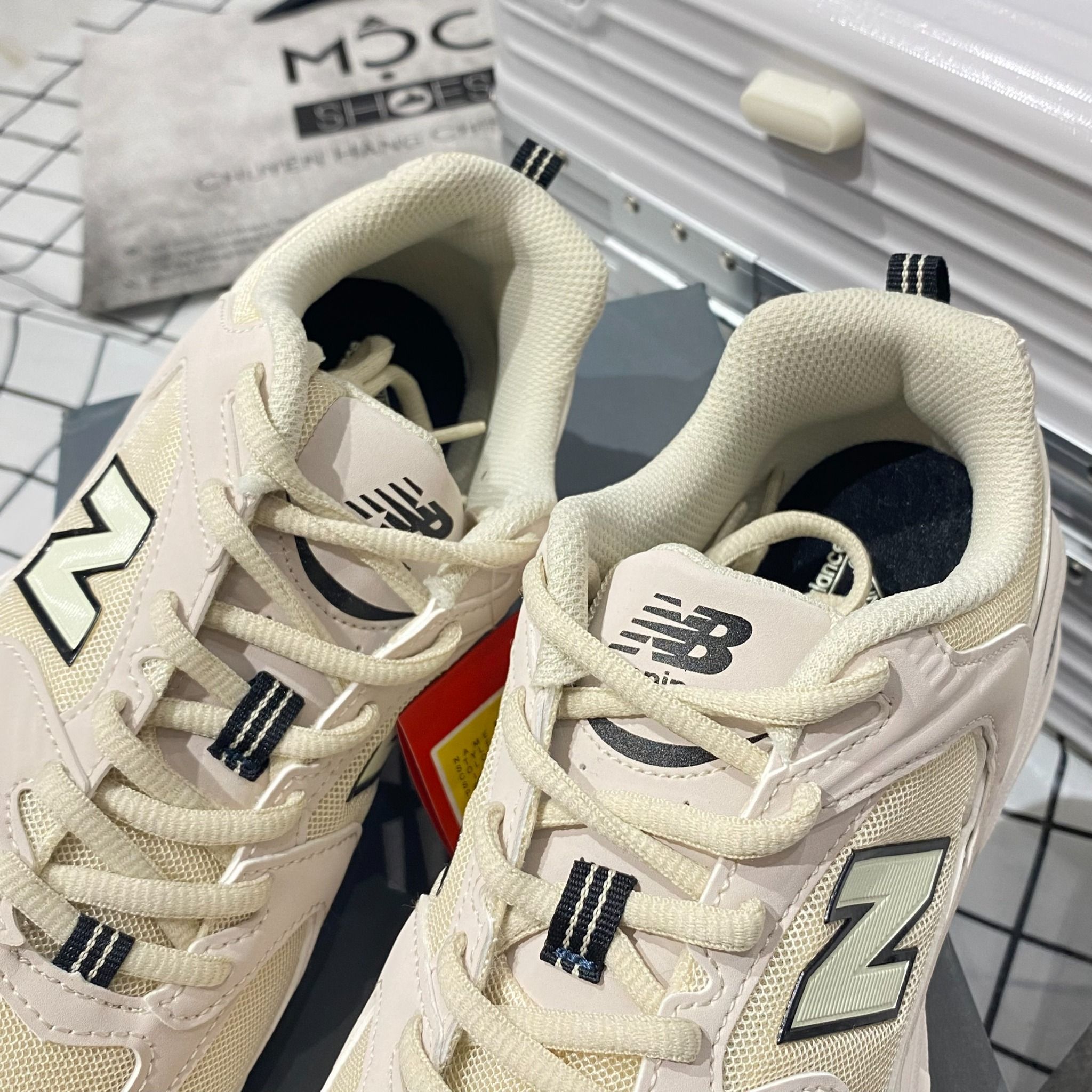 2302 - HÀNG CHÍNH HÃNG - GIÀY NEW BALANCE - 530 RETRO RUNNING INVORY - TRẮNG KEM - CODE MR530SH