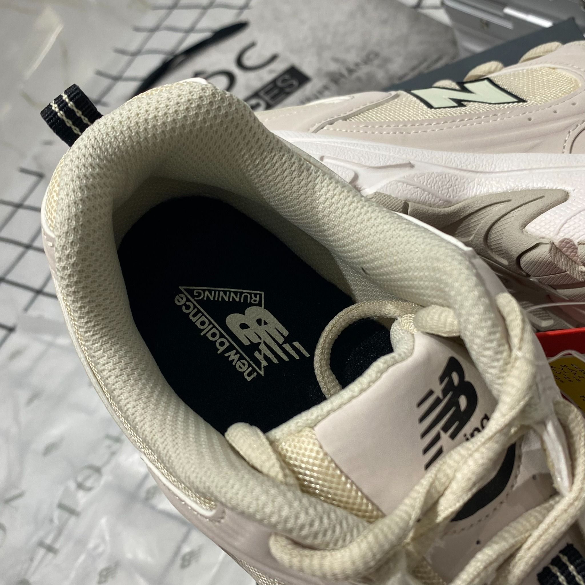 2302 - HÀNG CHÍNH HÃNG - GIÀY NEW BALANCE - 530 RETRO RUNNING INVORY - TRẮNG KEM - CODE MR530SH
