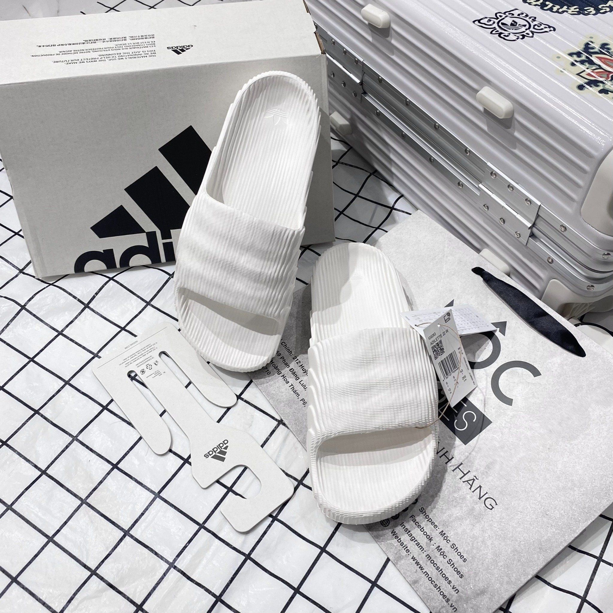 1104 - HÀNG CHÍNH HÃNG - DÉP ADIDAS 22 - BẬC THANG * MÀU TRẮNG * Code: HQ4672
