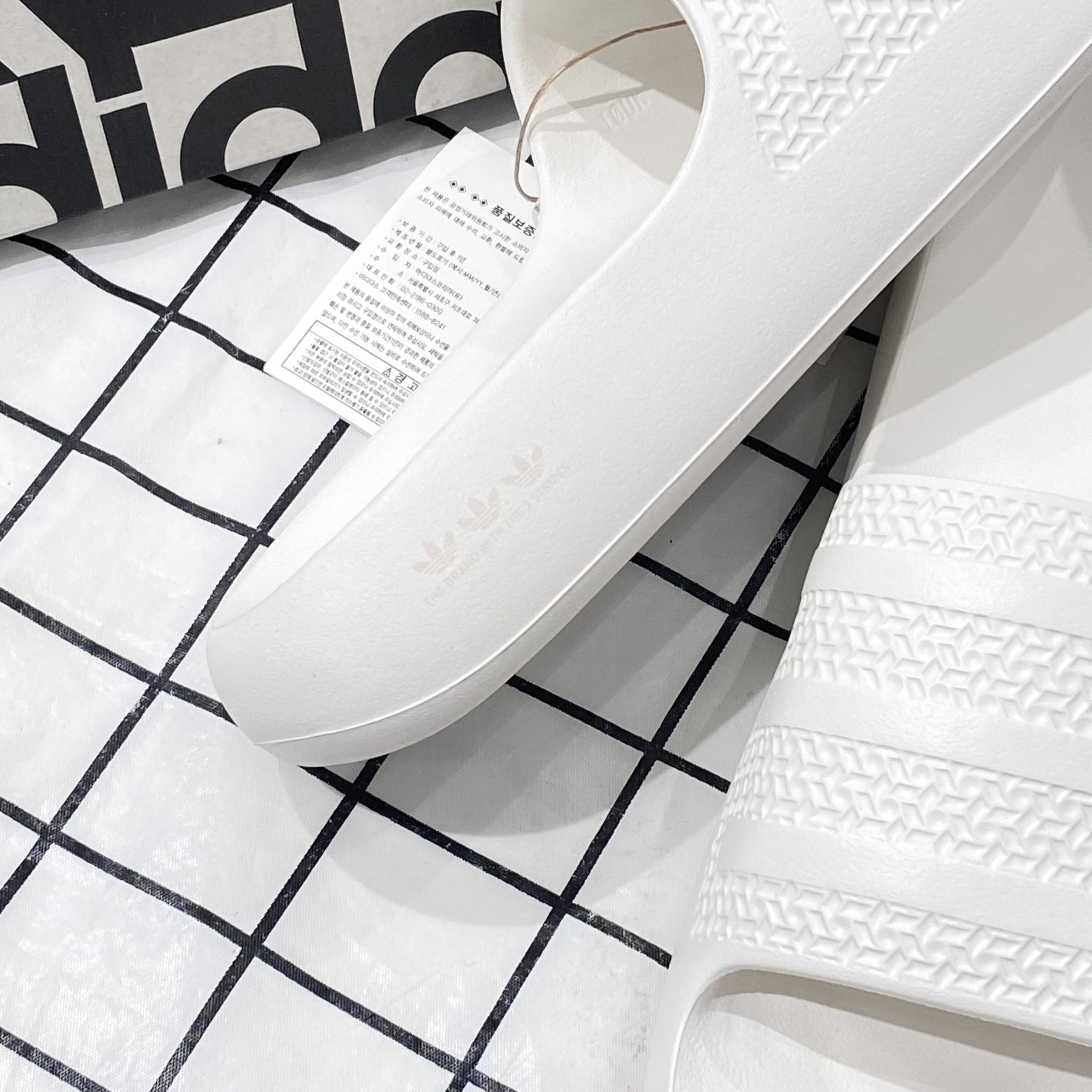 1615 - HÀNG CHÍNH HÃNG - DÉP ADIDAS ADILETTE AYOON W - TRẮNG - CODE: GV9536