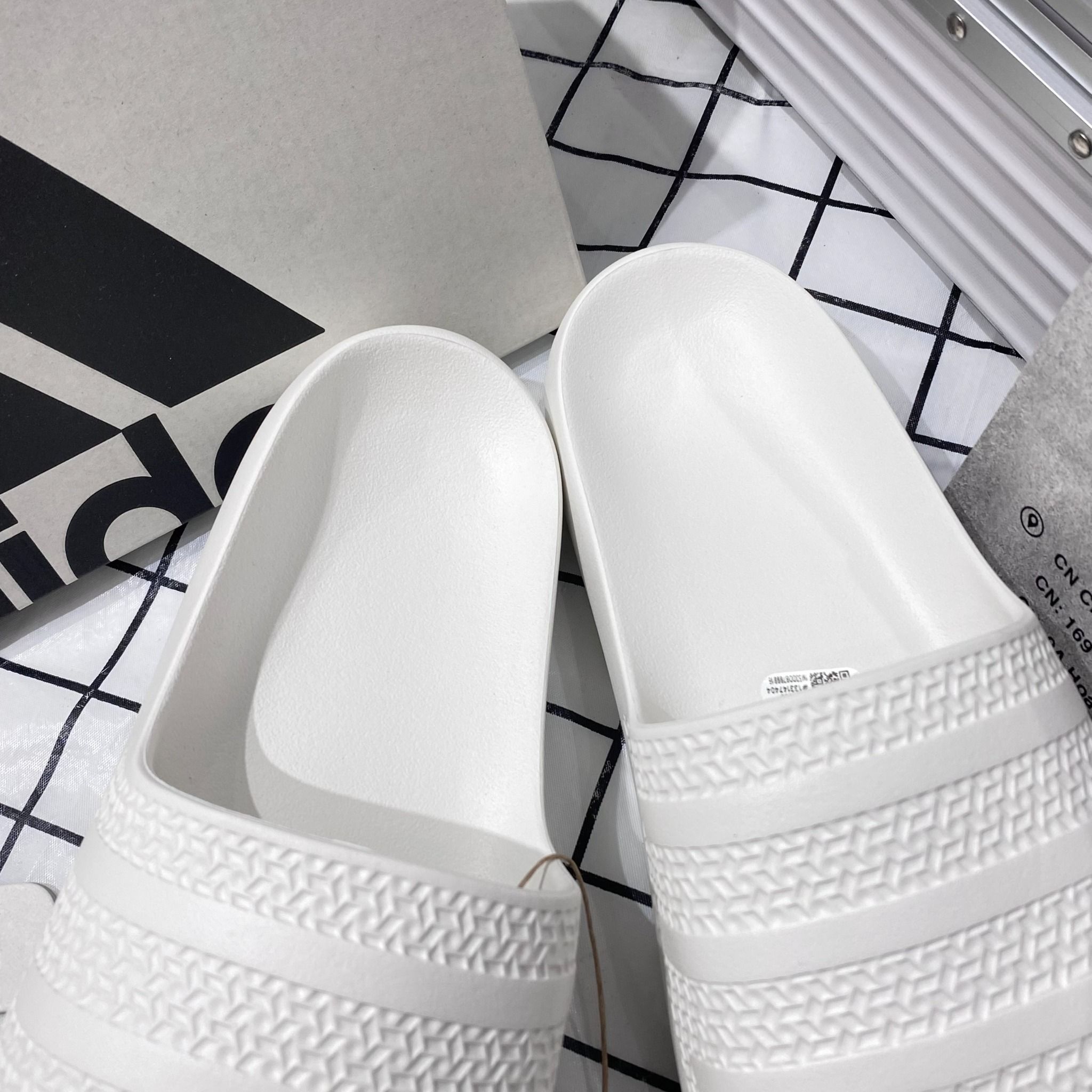 1615 - HÀNG CHÍNH HÃNG - DÉP ADIDAS ADILETTE AYOON W - TRẮNG - CODE: GV9536