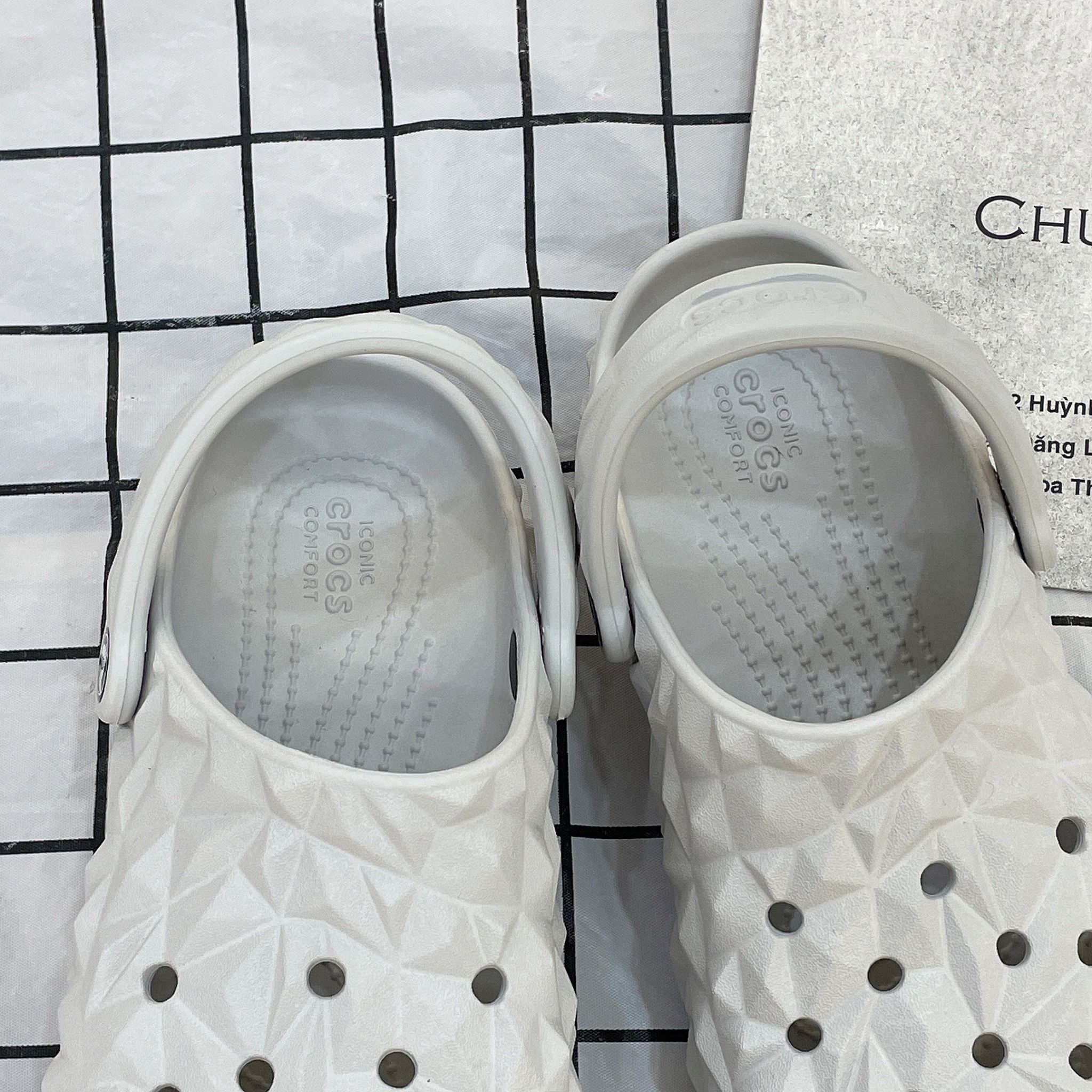 2316 - HÀNG CHÍNH HÃNG - GIÀY CLOG UNISEX CROCS BAYA CRYSTAL - GREY