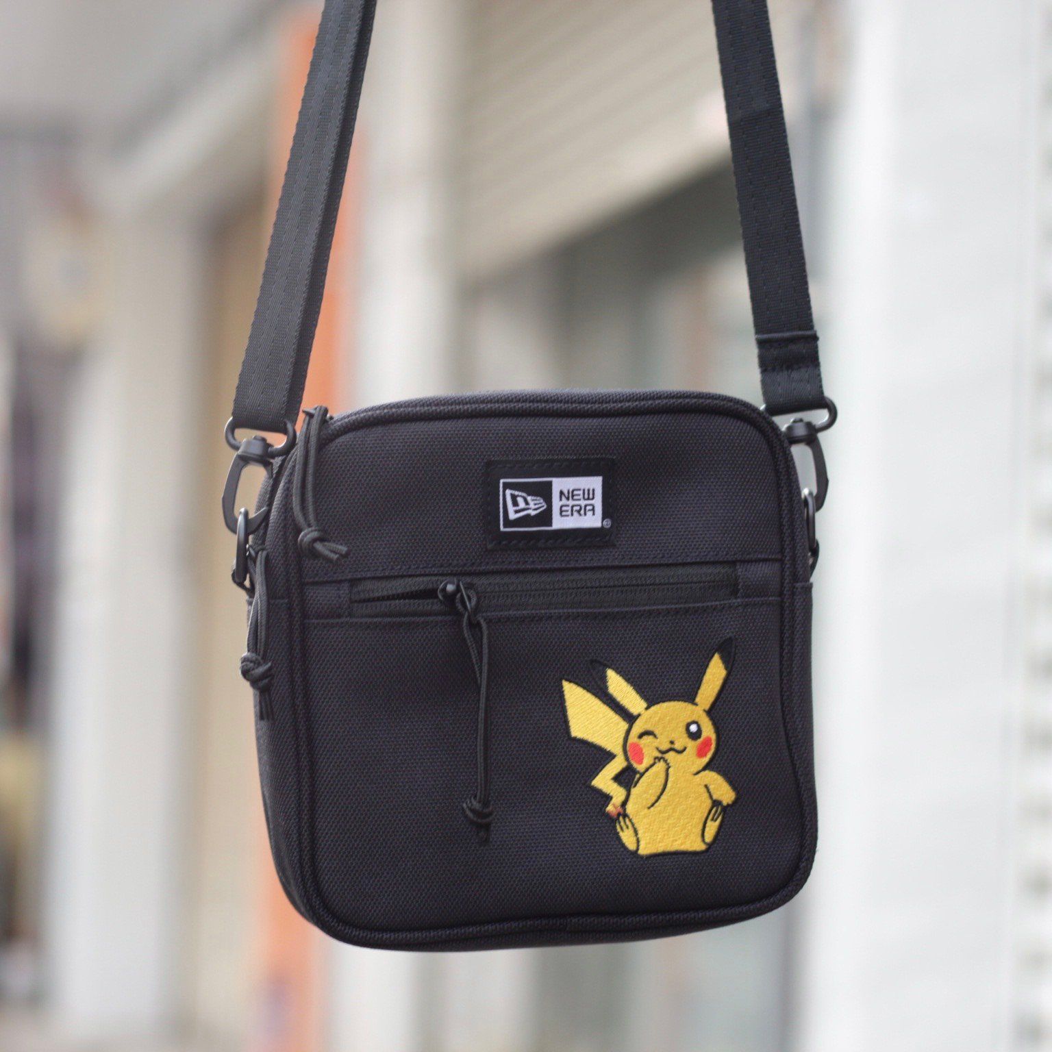 2324 - HÀNG CHÍNH HÃNG - TÚI NEW ERA - PIKACHU - VUÔNG ĐEN - CODE 14124524