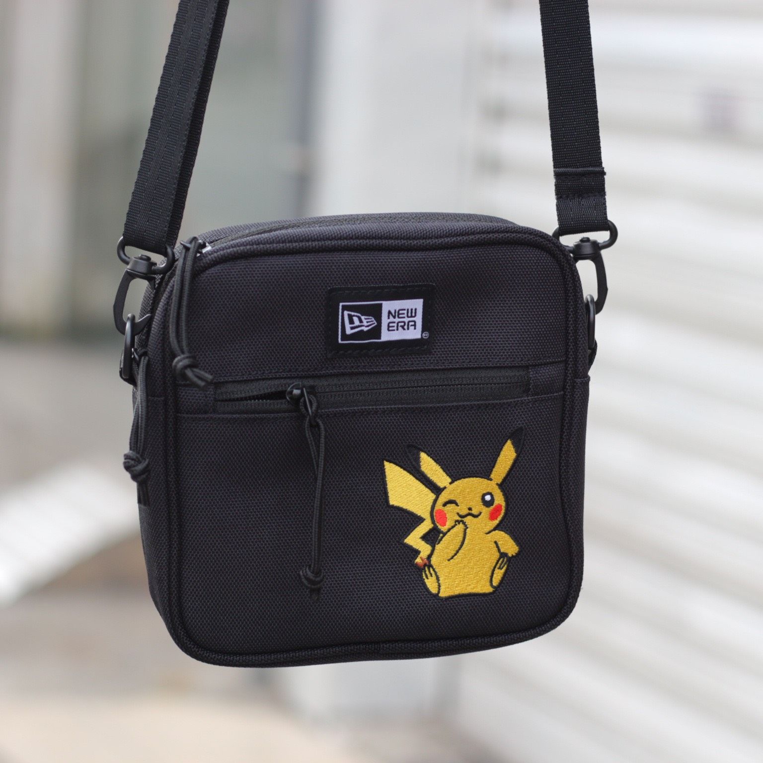 2324 - HÀNG CHÍNH HÃNG - TÚI NEW ERA - PIKACHU - VUÔNG ĐEN - CODE 14124524