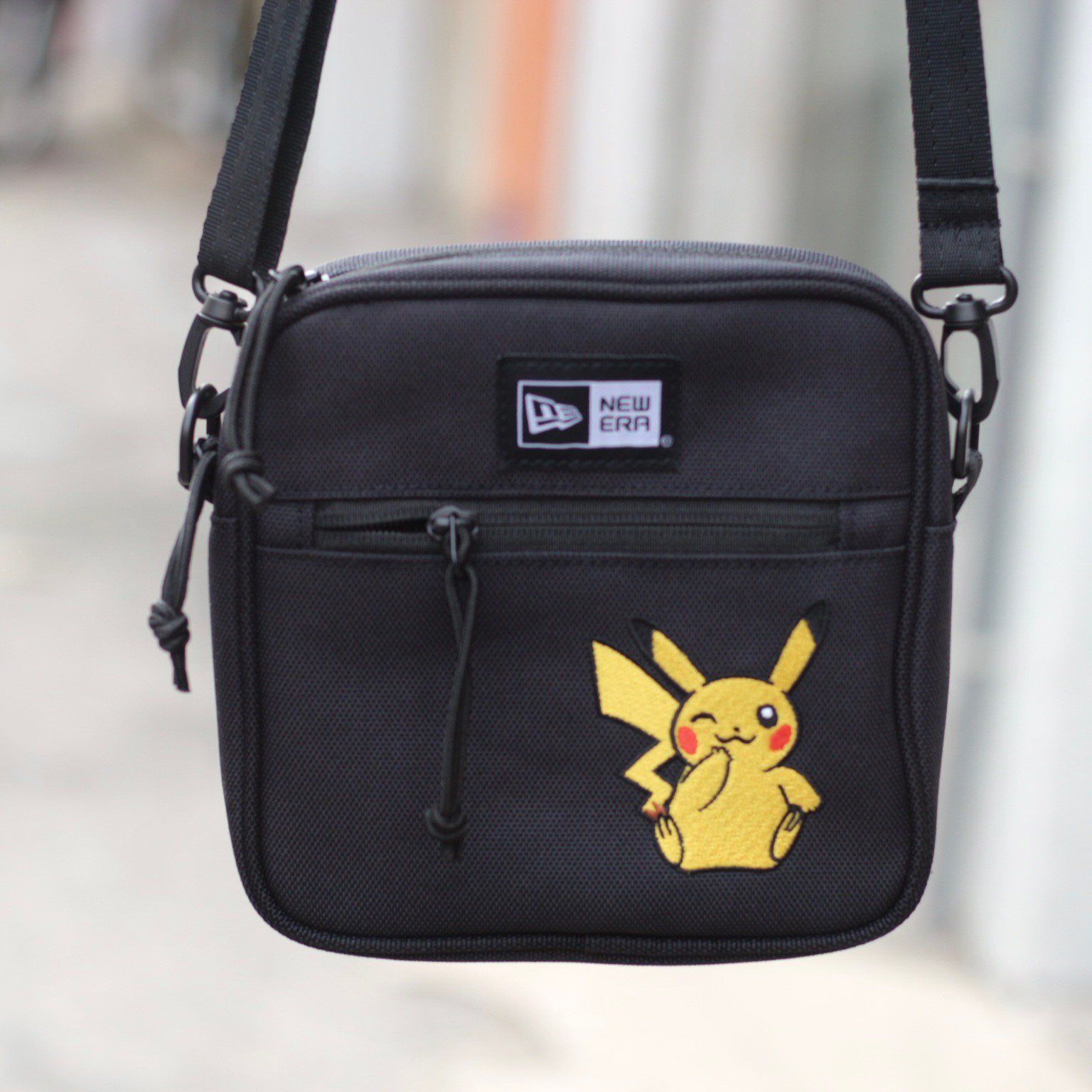 2324 - HÀNG CHÍNH HÃNG - TÚI NEW ERA - PIKACHU - VUÔNG ĐEN - CODE 14124524