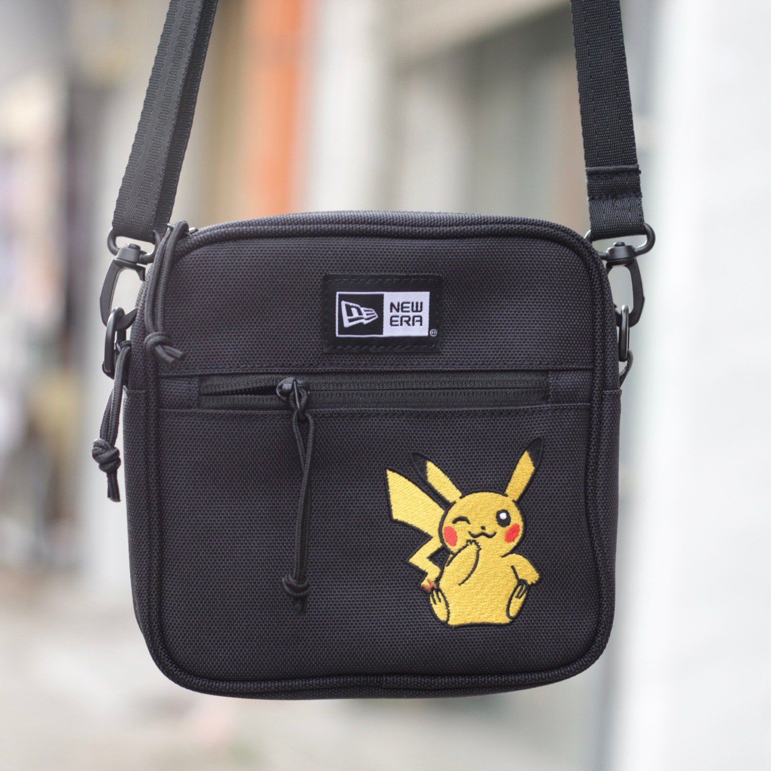2324 - HÀNG CHÍNH HÃNG - TÚI NEW ERA - PIKACHU - VUÔNG ĐEN - CODE 14124524