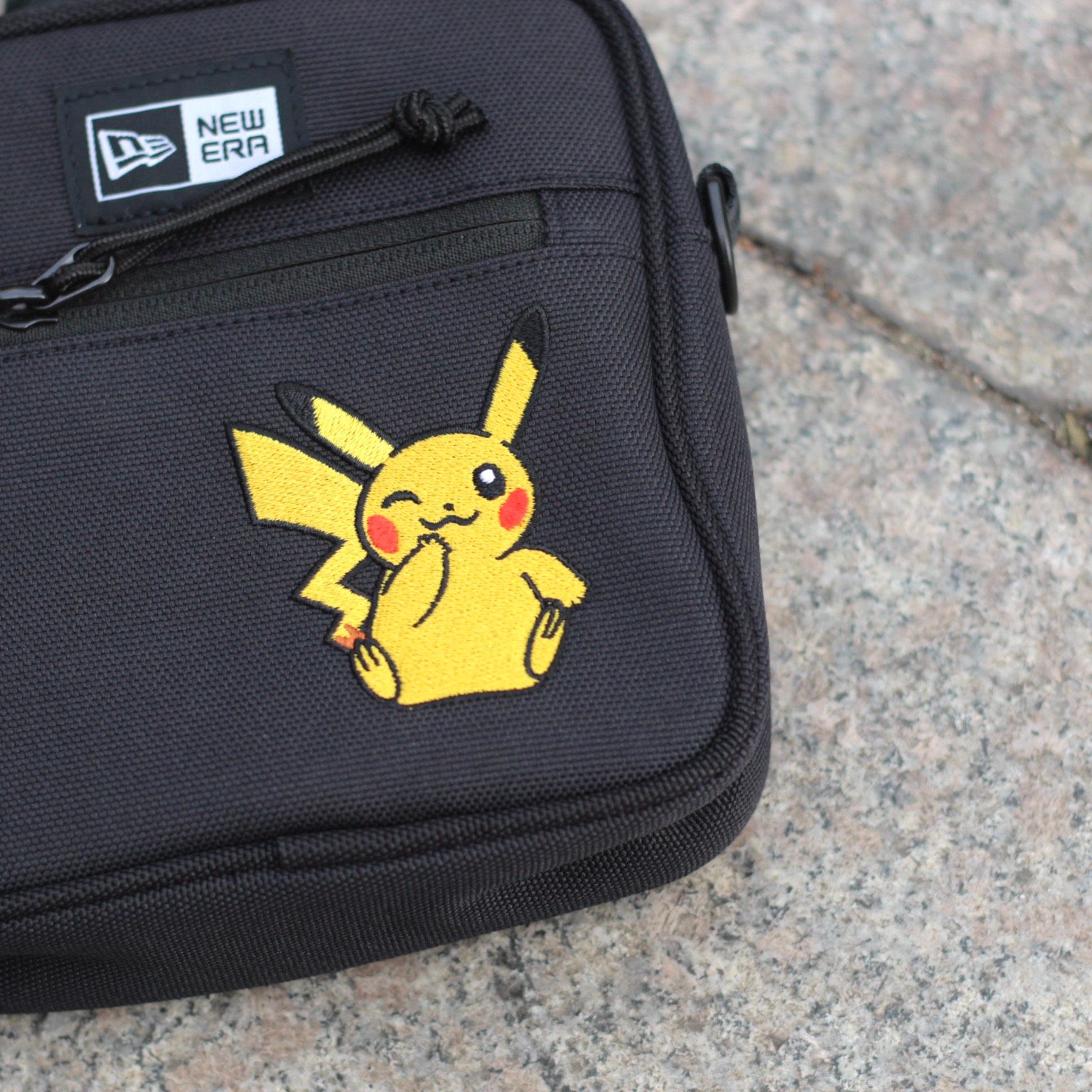 2324 - HÀNG CHÍNH HÃNG - TÚI NEW ERA - PIKACHU - VUÔNG ĐEN - CODE 14124524