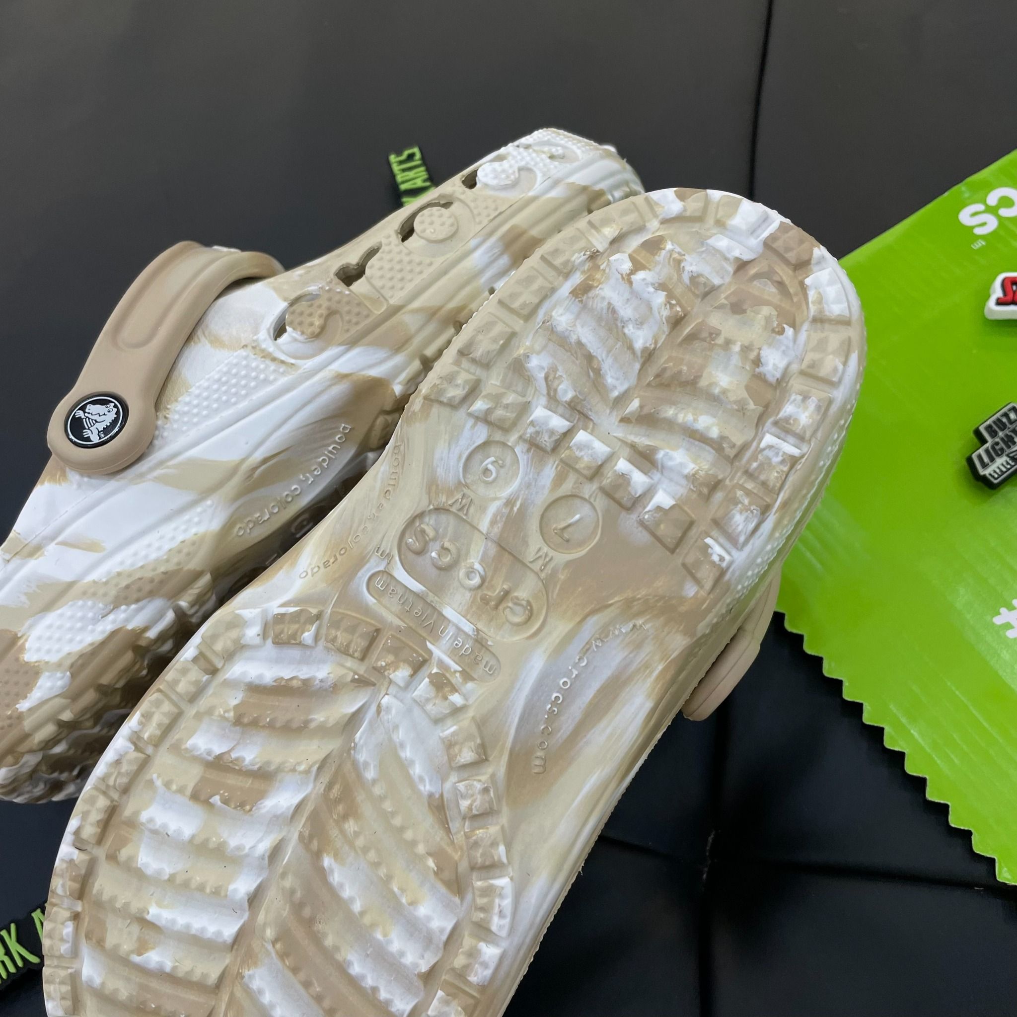 2333 - HÀNG CHÍNH HÃNG - CLOG UNISEX CROCS BAYA - BẠC XỈU