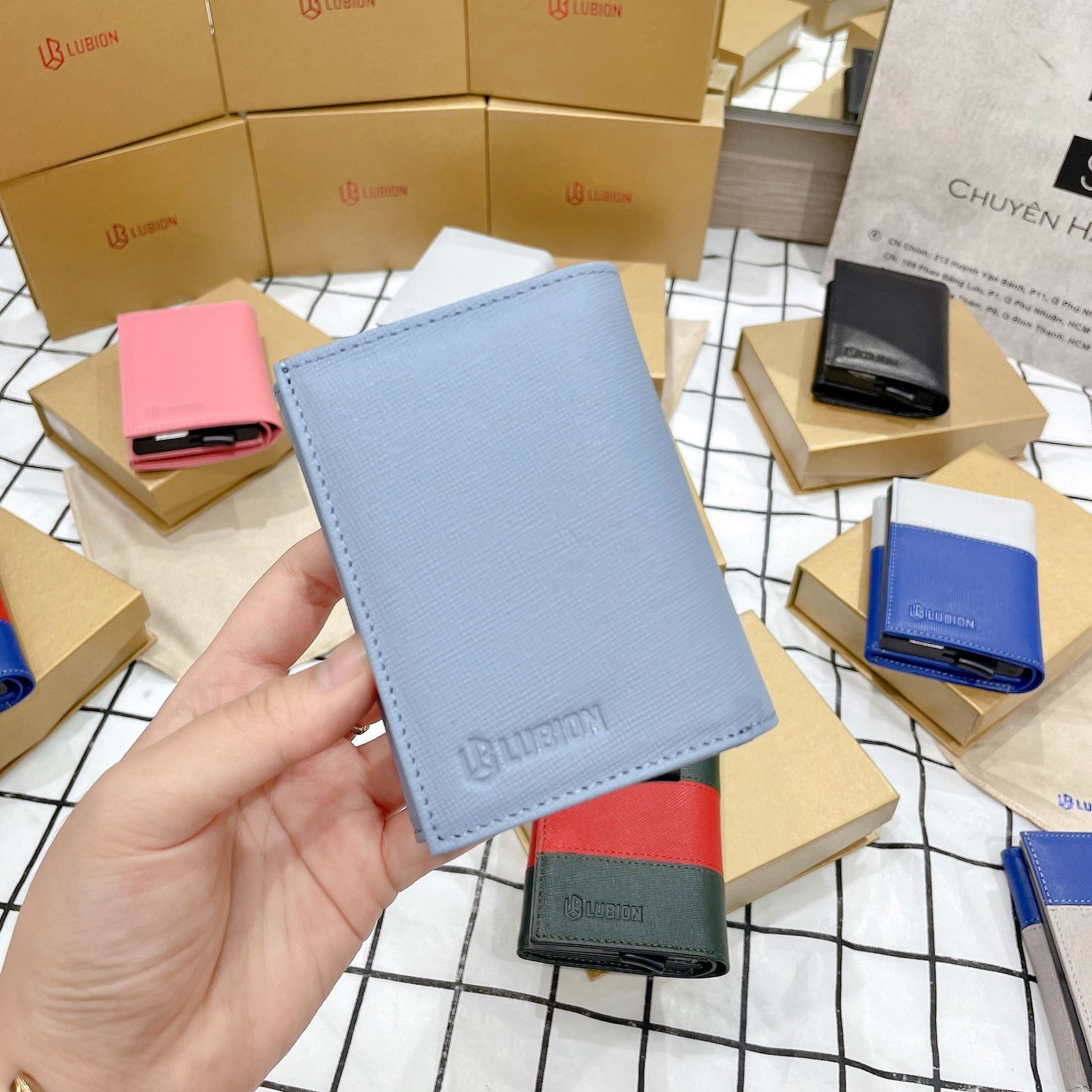 2358 - HÀNG CHÍNH HÃNG - VÍ LUBION - ĐỨNG GẬP - BABY BLUE