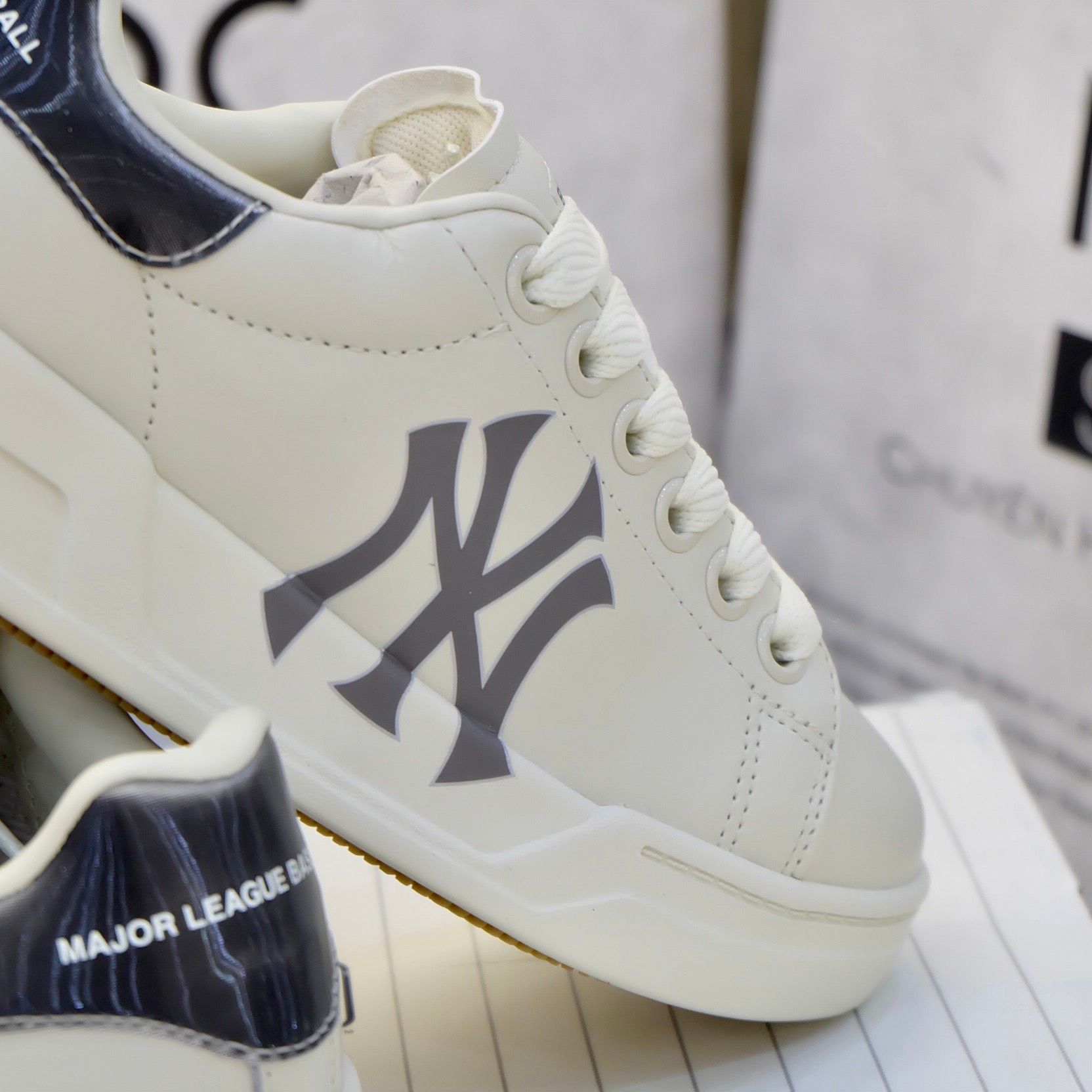2374 - HÀNG CHÍNH HÃNG - GIÀY MLB Giày MLB - Chunky Classic A - NY YANKEES TAN - CODE: 3ASXCCB3N-43CRS