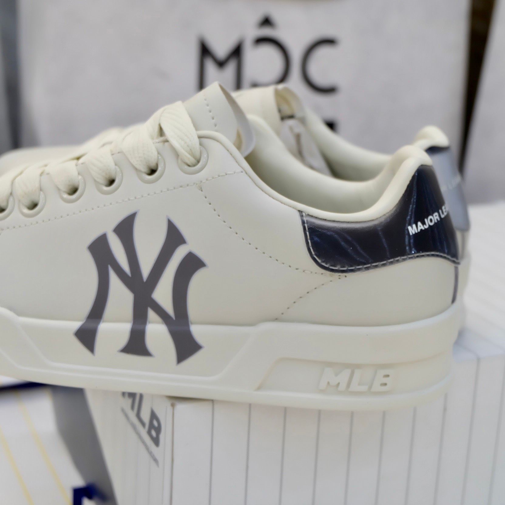 2374 - HÀNG CHÍNH HÃNG - GIÀY MLB Giày MLB - Chunky Classic A - NY YANKEES TAN - CODE: 3ASXCCB3N-43CRS