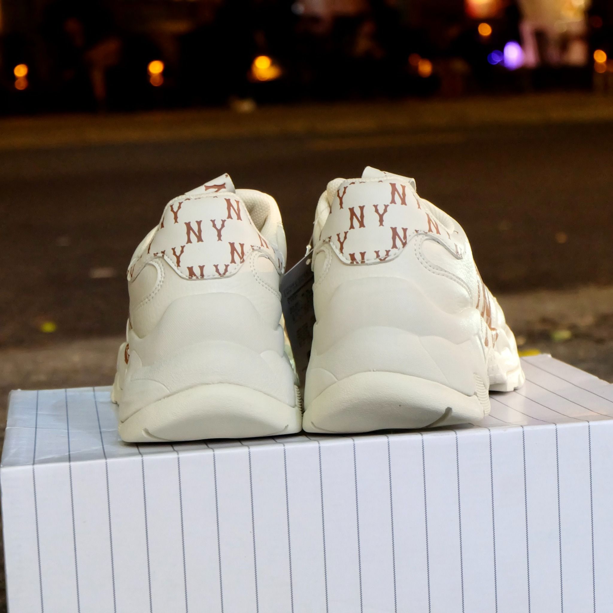 2375 - HÀNG CHÍNH HÃNG - GIÀY MLB CHUNKY - NY MONO VER 2 - NÂU - CODE: 3ASHBBMN3N