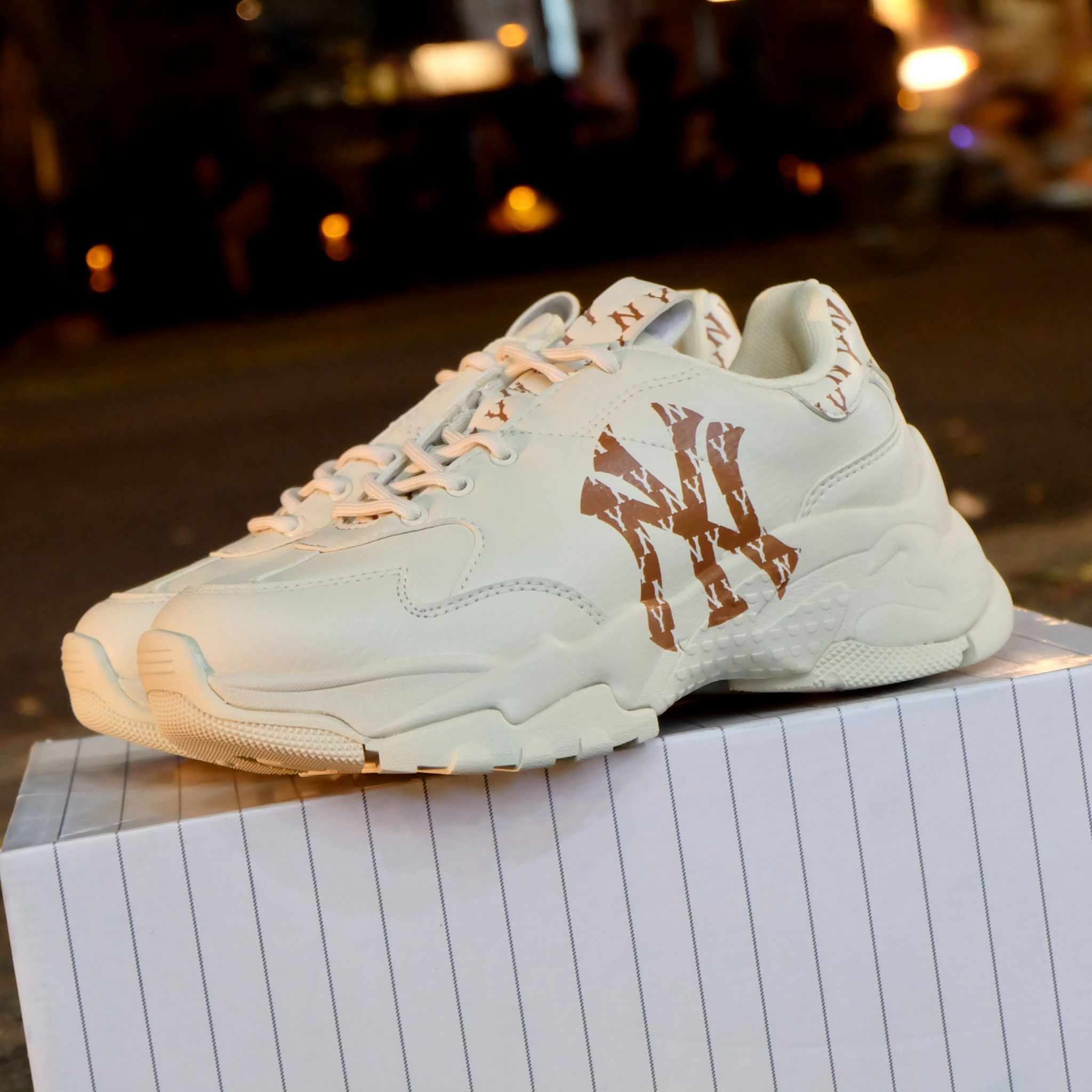 2375 - HÀNG CHÍNH HÃNG - GIÀY MLB CHUNKY - NY MONO VER 2 - NÂU - CODE: 3ASHBBMN3N