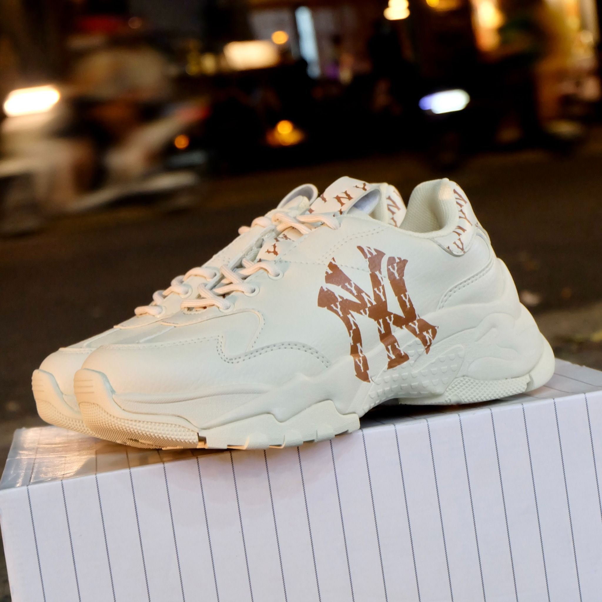 2375 - HÀNG CHÍNH HÃNG - GIÀY MLB CHUNKY - NY MONO VER 2 - NÂU - CODE: 3ASHBBMN3N