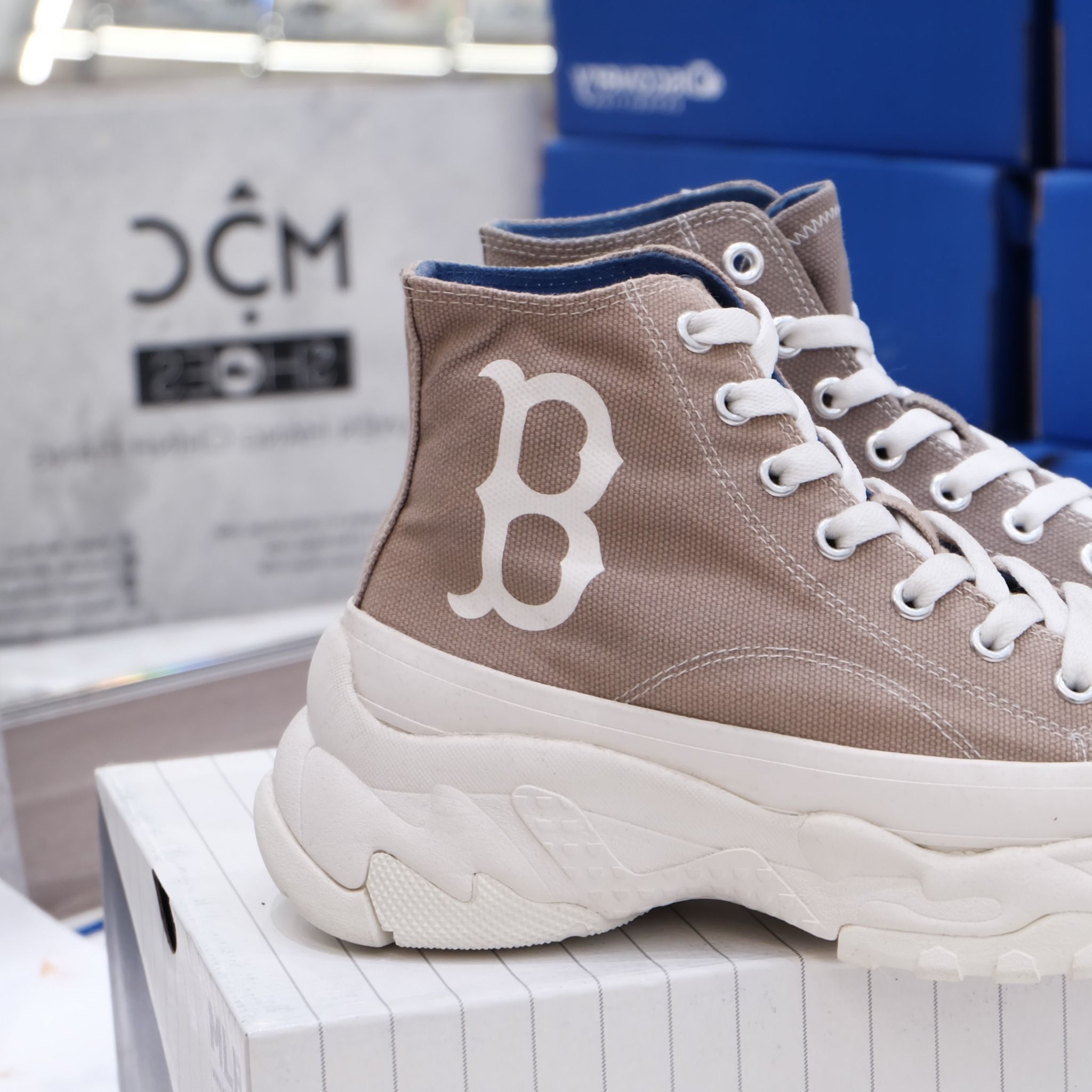2381 - HÀNG CHÍNH HÃNG - GIÀY MLB CHUNKY HIGH - CỔ CAO (MÀU BE ) - *GREY/BEIGE* - CODE: 32SHU1111-43M
