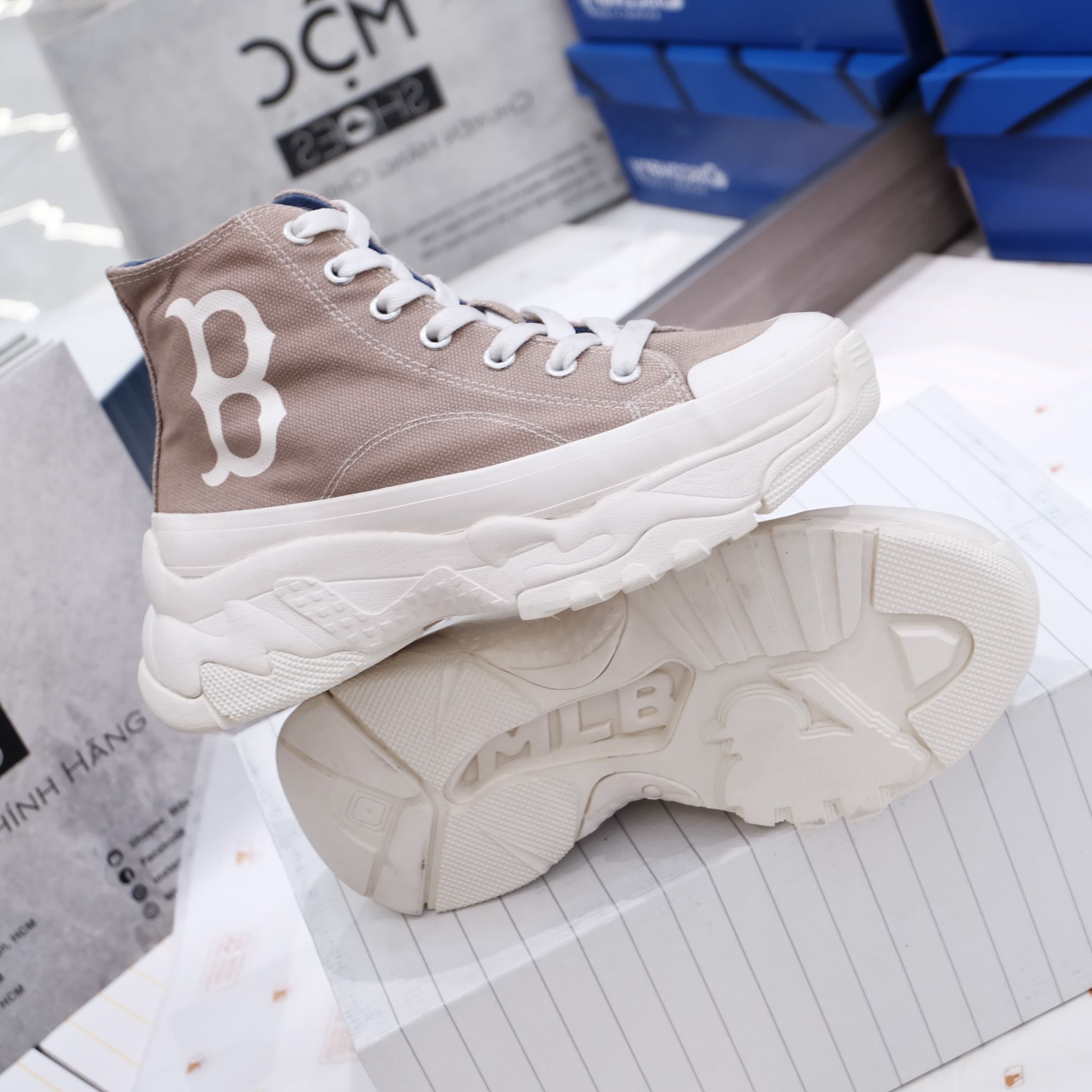2381 - HÀNG CHÍNH HÃNG - GIÀY MLB CHUNKY HIGH - CỔ CAO (MÀU BE ) - *GREY/BEIGE* - CODE: 32SHU1111-43M