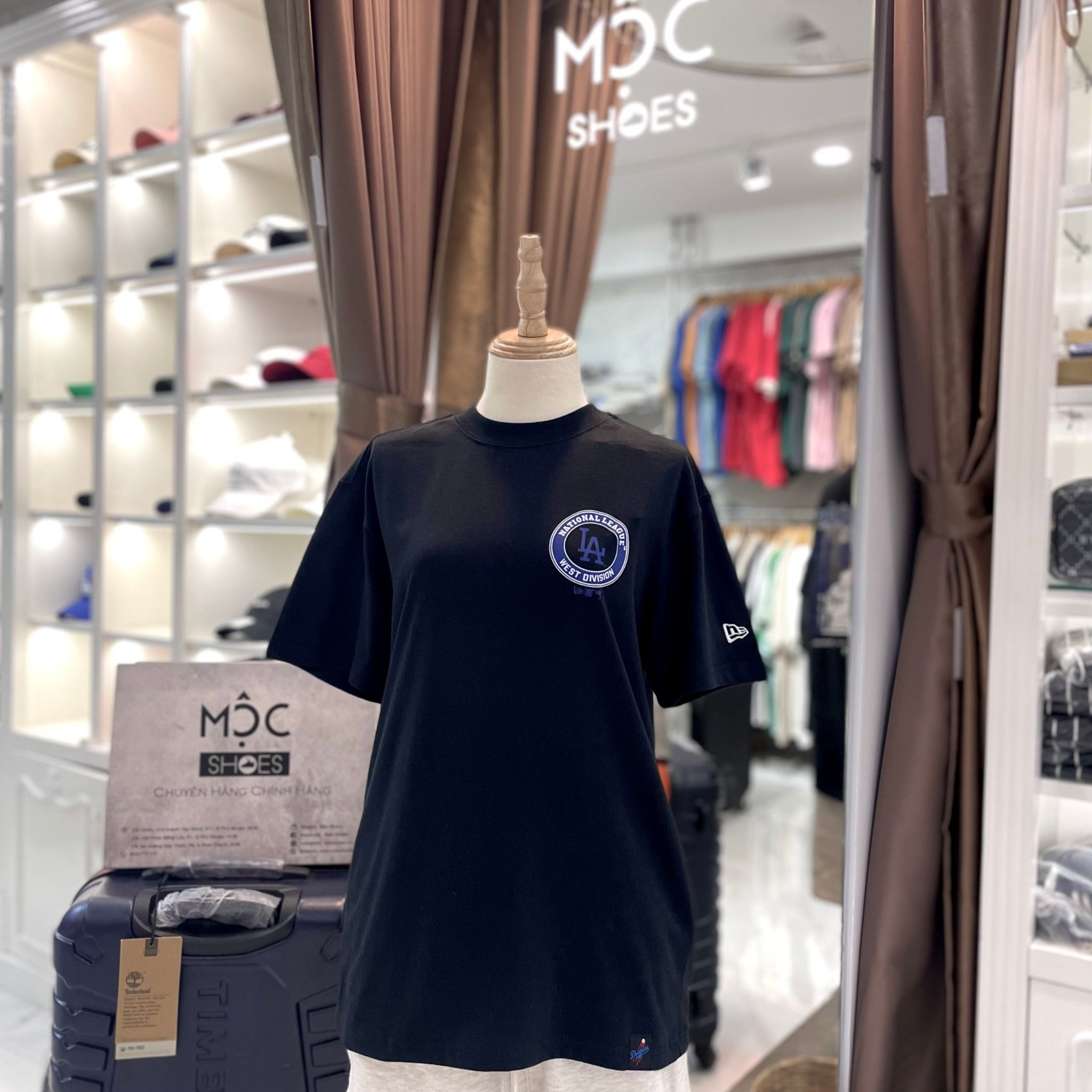 2377 - HÀNG CHÍNH HÃNG - ÁO THUN NEW ERA - LA WEST DIVISION - NAVY - CODE: 14187402
