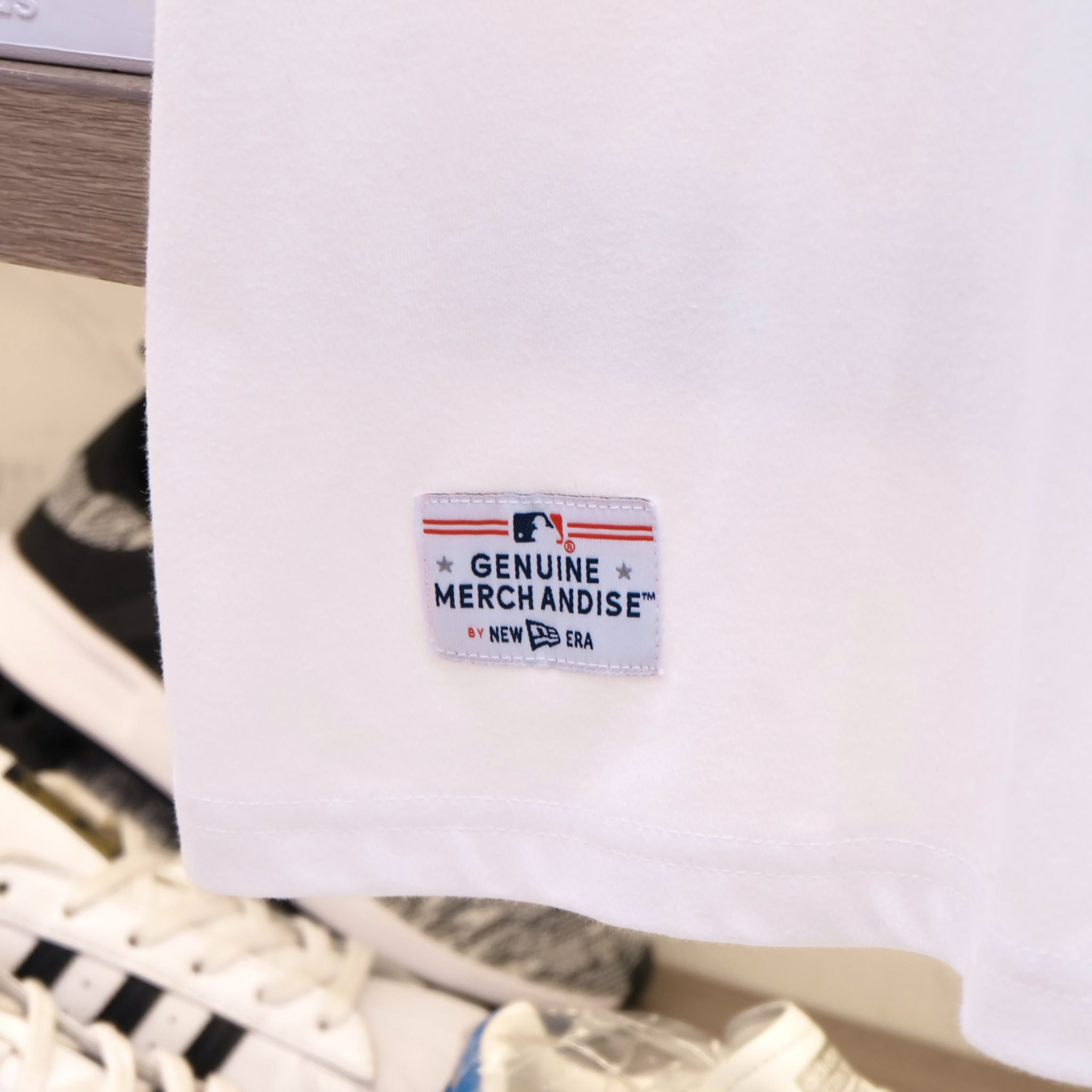 2384 - HÀNG CHÍNH HÃNG - ÁO THUN NEW ERA X MLB - TRẮNG - CODE: 14405338