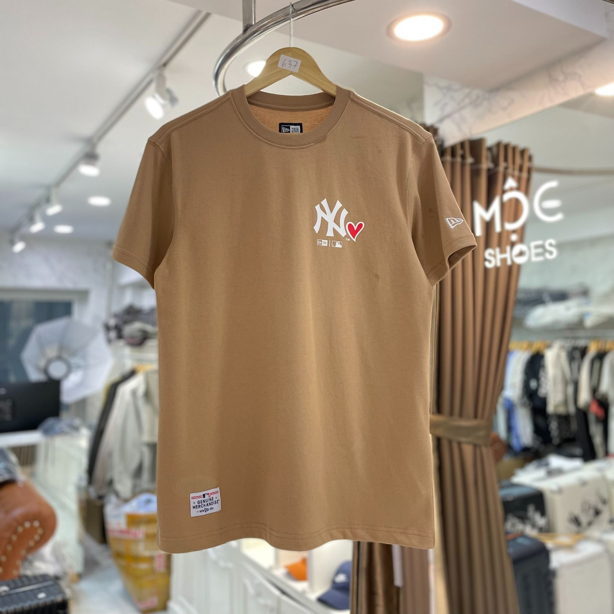 2387 - HÀNG CHÍNH HÃNG - ÁO THUN NEW ERA - NÂU - NY TRÁI TIM - CODE: