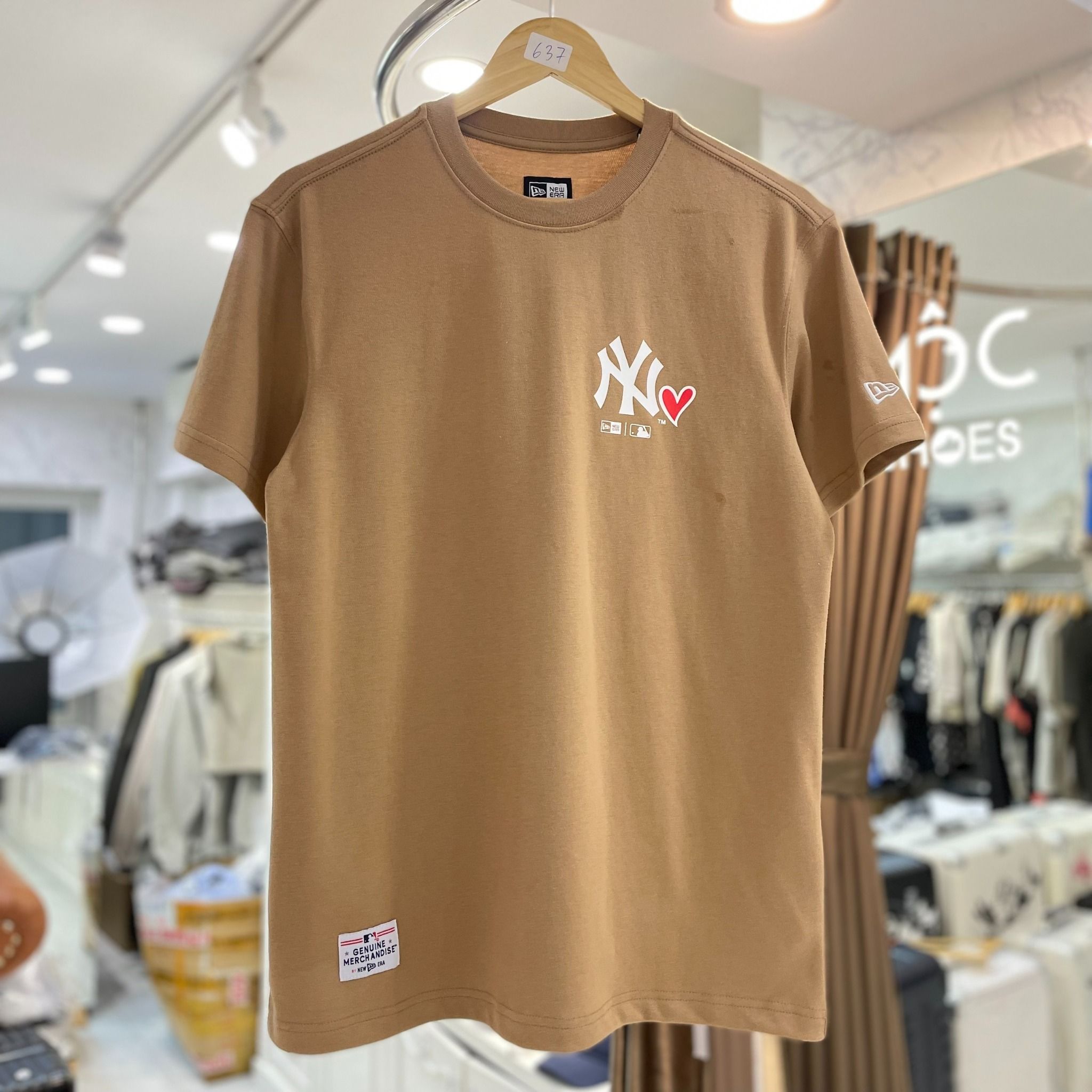 2387 - HÀNG CHÍNH HÃNG - ÁO THUN NEW ERA - NÂU - NY TRÁI TIM - CODE: