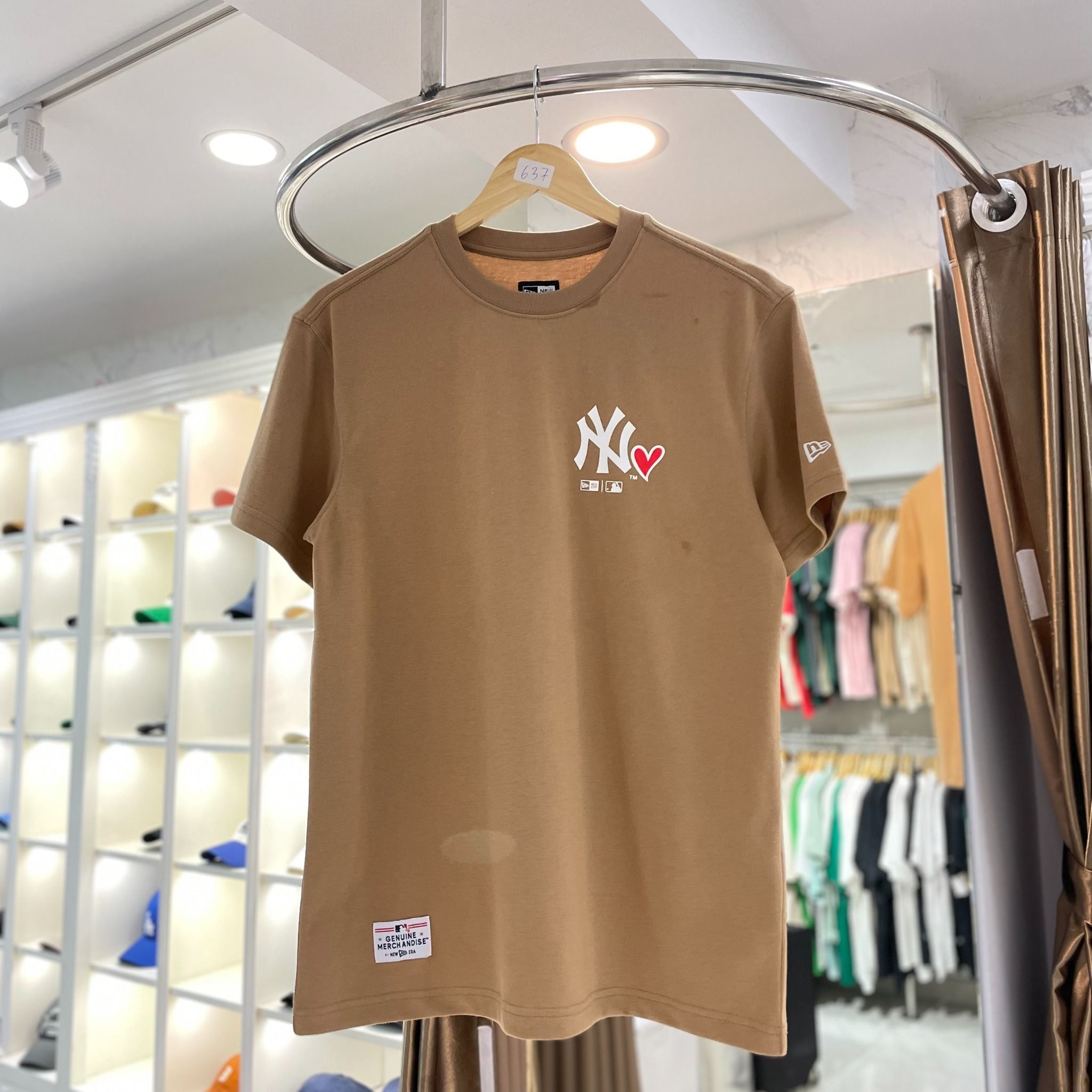 2387 - HÀNG CHÍNH HÃNG - ÁO THUN NEW ERA - NÂU - NY TRÁI TIM - CODE: