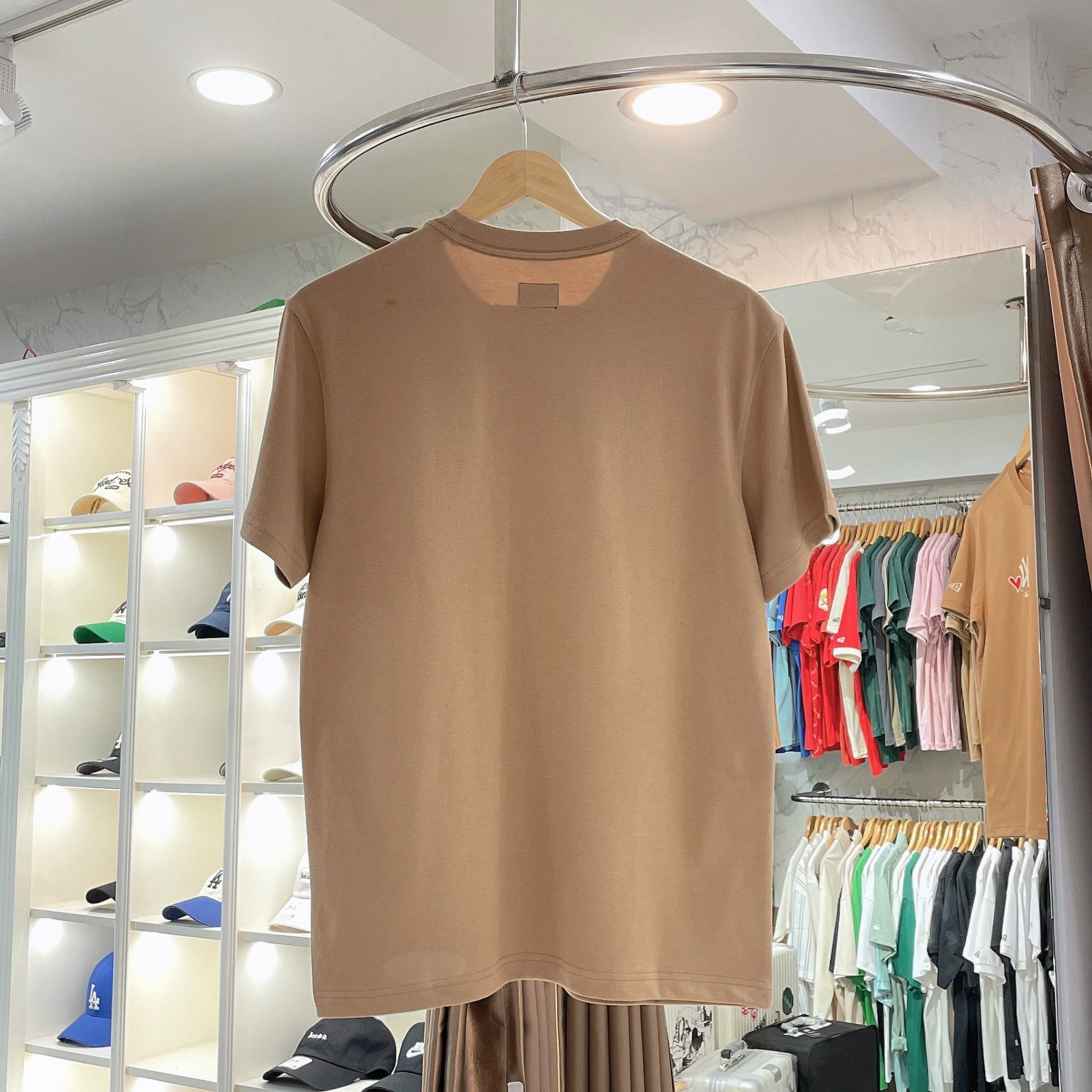 2387 - HÀNG CHÍNH HÃNG - ÁO THUN NEW ERA - NÂU - NY TRÁI TIM - CODE: