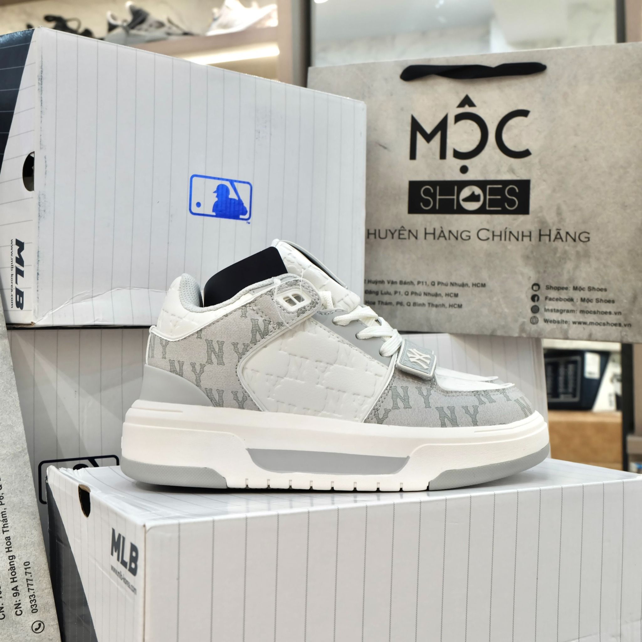 2390 - HÀNG CHÍNH HÃNG - GIÀY MLB CHUNKY LINER MID - MONOGRAM NY YANKEES - XÁM DENIM ver 2- CODE: 3ASXCMM4N-50GRS