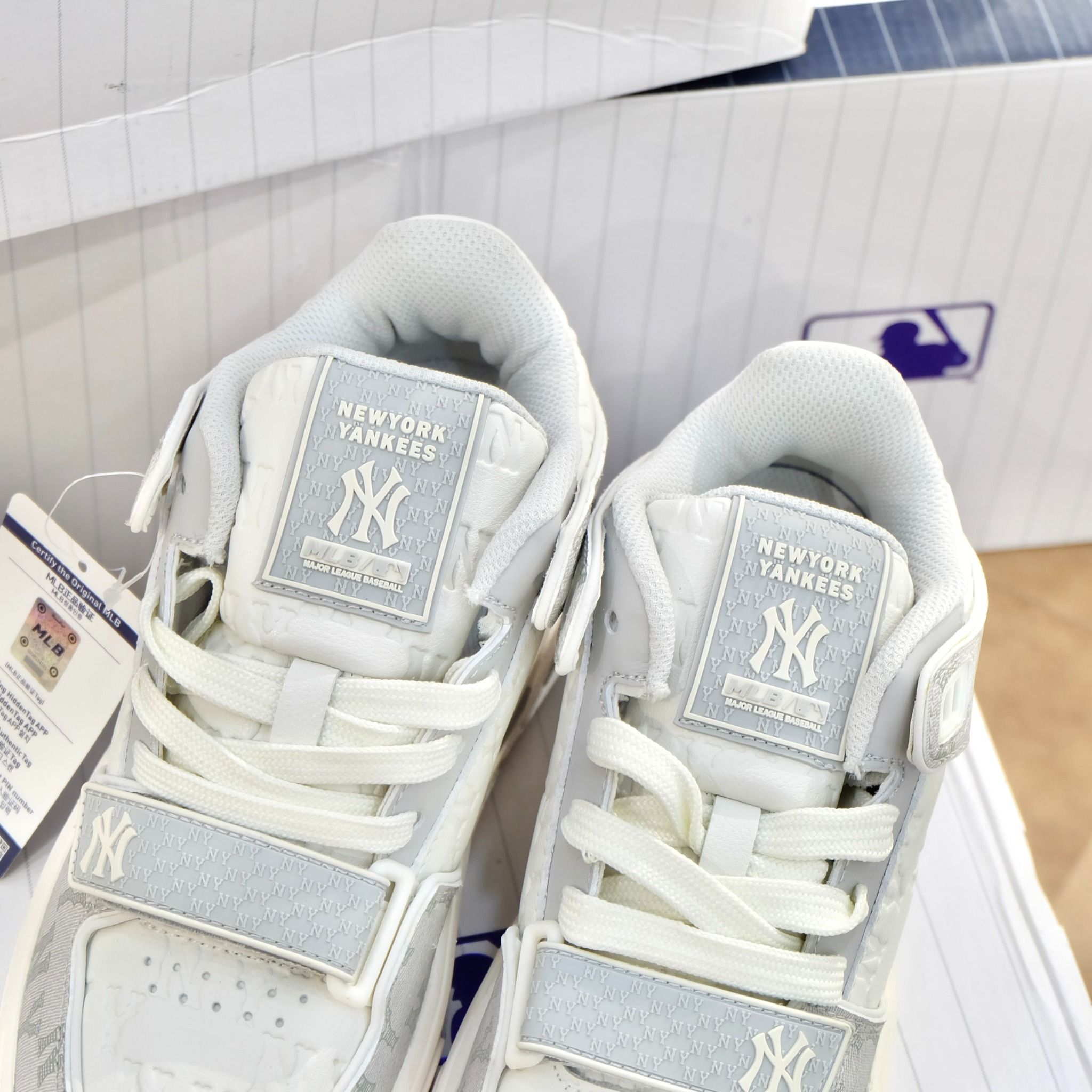 2390 - HÀNG CHÍNH HÃNG - GIÀY MLB CHUNKY LINER MID - MONOGRAM NY YANKEES - XÁM DENIM ver 2- CODE: 3ASXCMM4N-50GRS