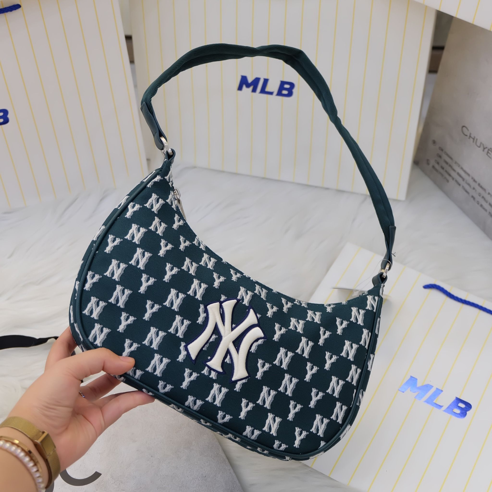 2393 - HÀNG CHÍNH HÃNG - Túi MLB Classic Monogram Jacquard Hobo Bag New York Yankees - Green - Code: 3ABQS102N-50GND