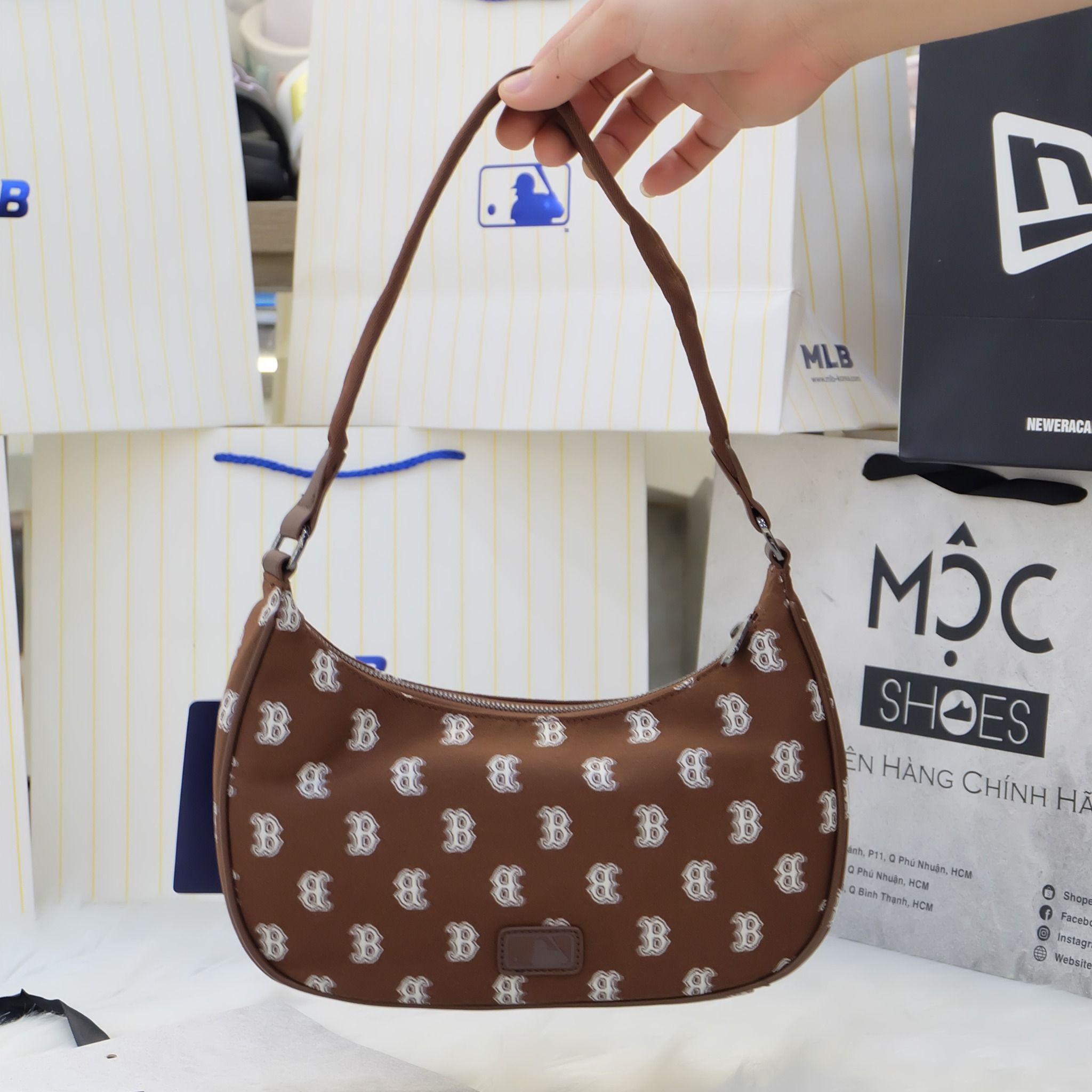 2392 - HÀNG CHÍNH HÃNG - Túi MLB Classic Monogram Jacquard Hobo Bag Boston Red Sox D.Brown - Code: 3ABQS102N-43BRD