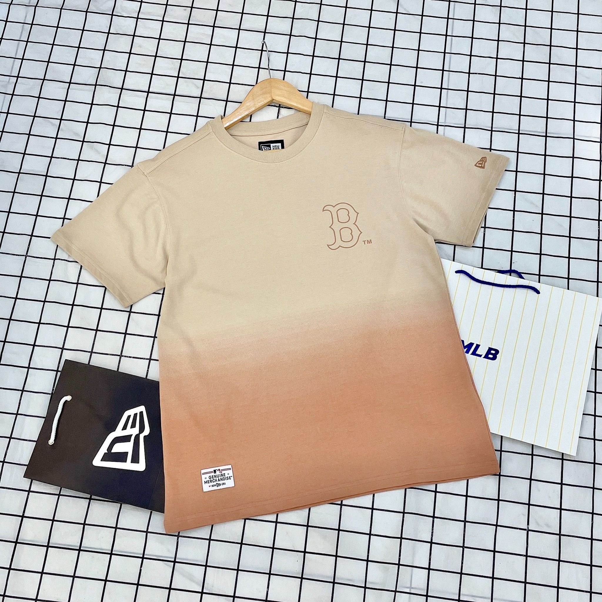 2405 - HÀNG CHÍNH HÃNG - Áo New Era - B chạy ngang - *Rau câu socola* - Code: 14341311