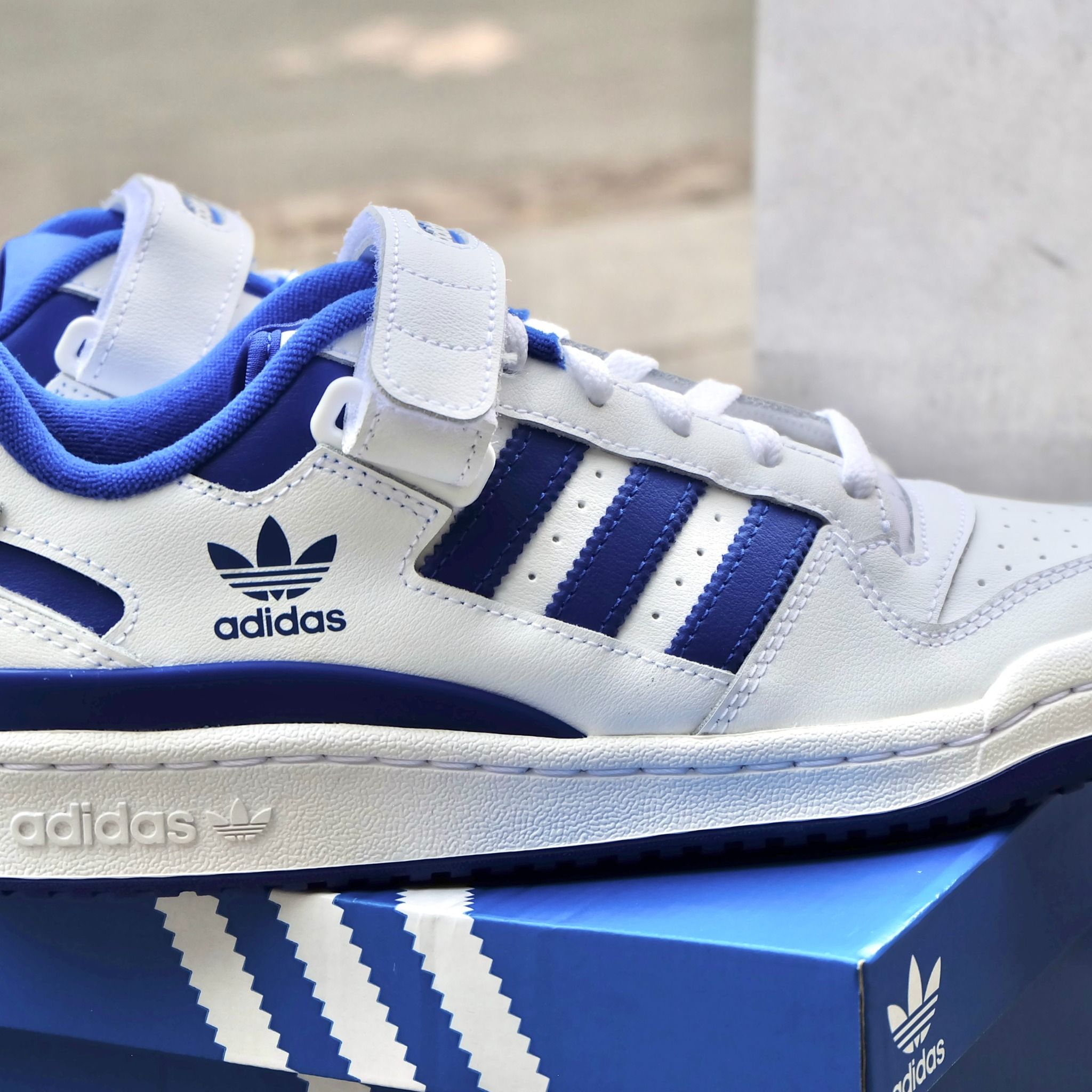 2406 - HÀNG CHÍNH HÃNG - GIÀY ADIDAS FORUM 84 LOW - WHITE ROYAL BLUE - CODE: FY7756