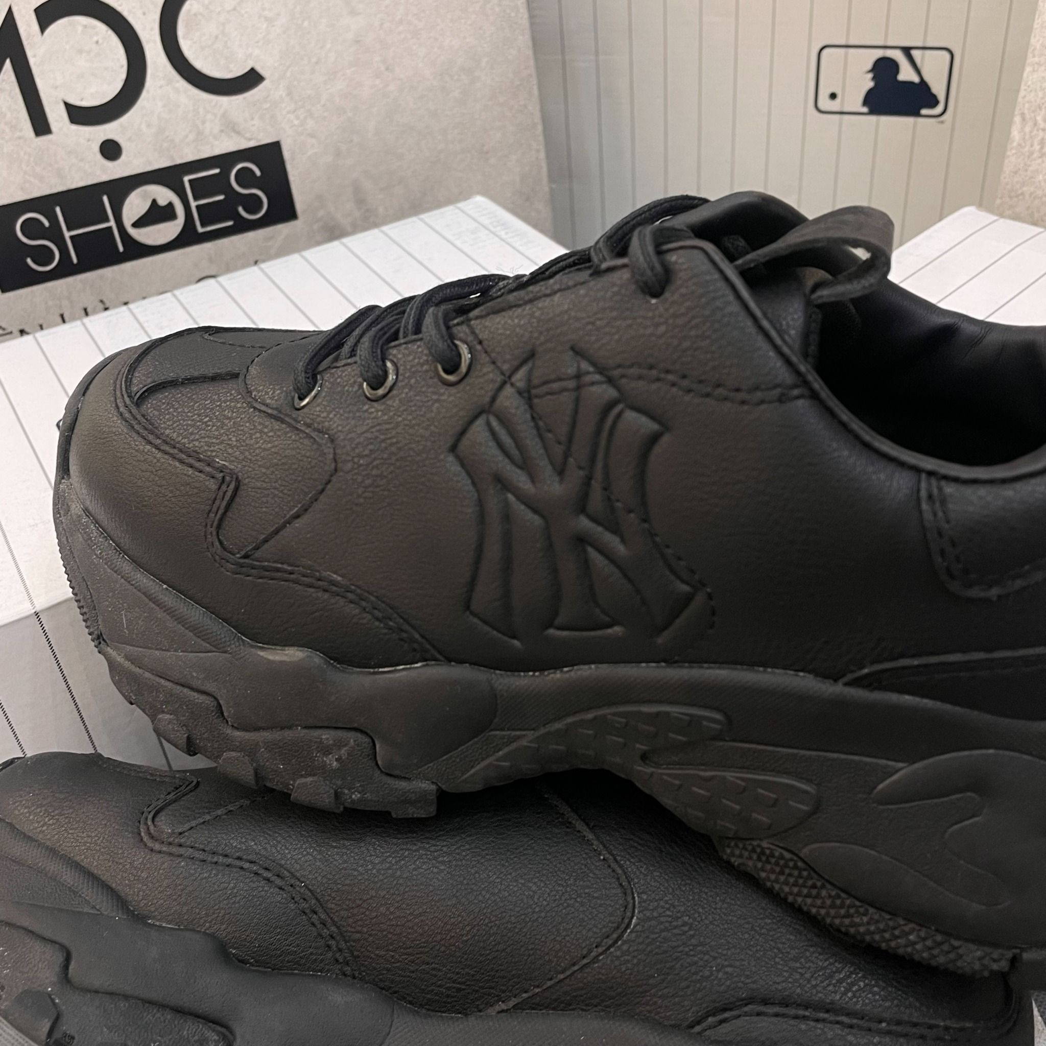 2428 - HÀNG CHÍNH HÃNG - GIÀY MLB CHUNKY - NY CHÌM NỔI *ĐEN FULL