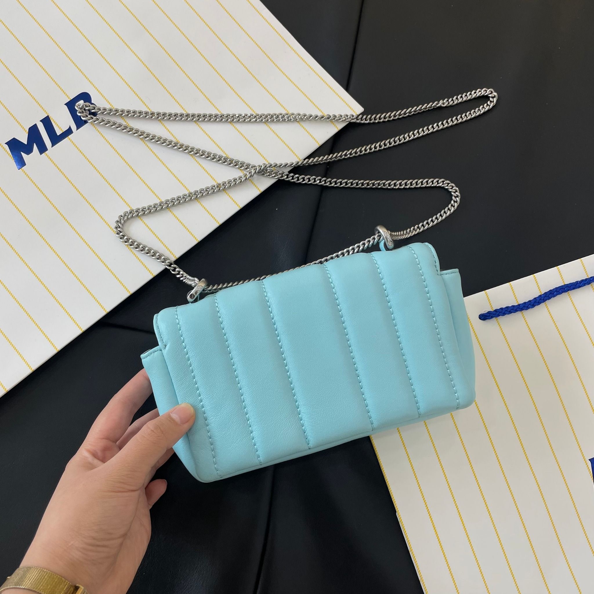 2431 - HÀNG CHÍNH HÃNG - Túi xách đeo chéo dây xích Tory Burch - Màu Xanh / Blue Sang Chảnh