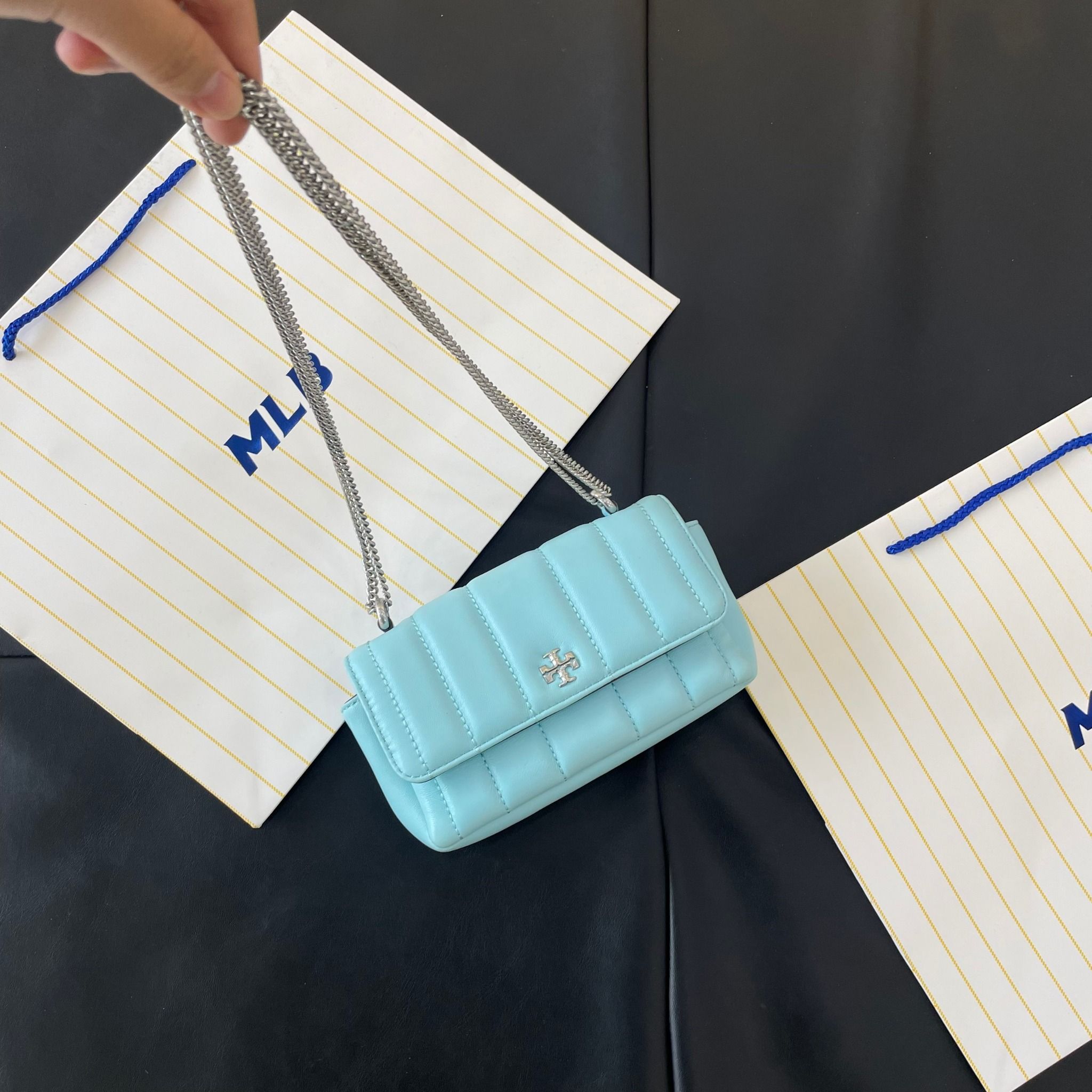 2431 - HÀNG CHÍNH HÃNG - Túi xách đeo chéo dây xích Tory Burch - Màu Xanh / Blue Sang Chảnh