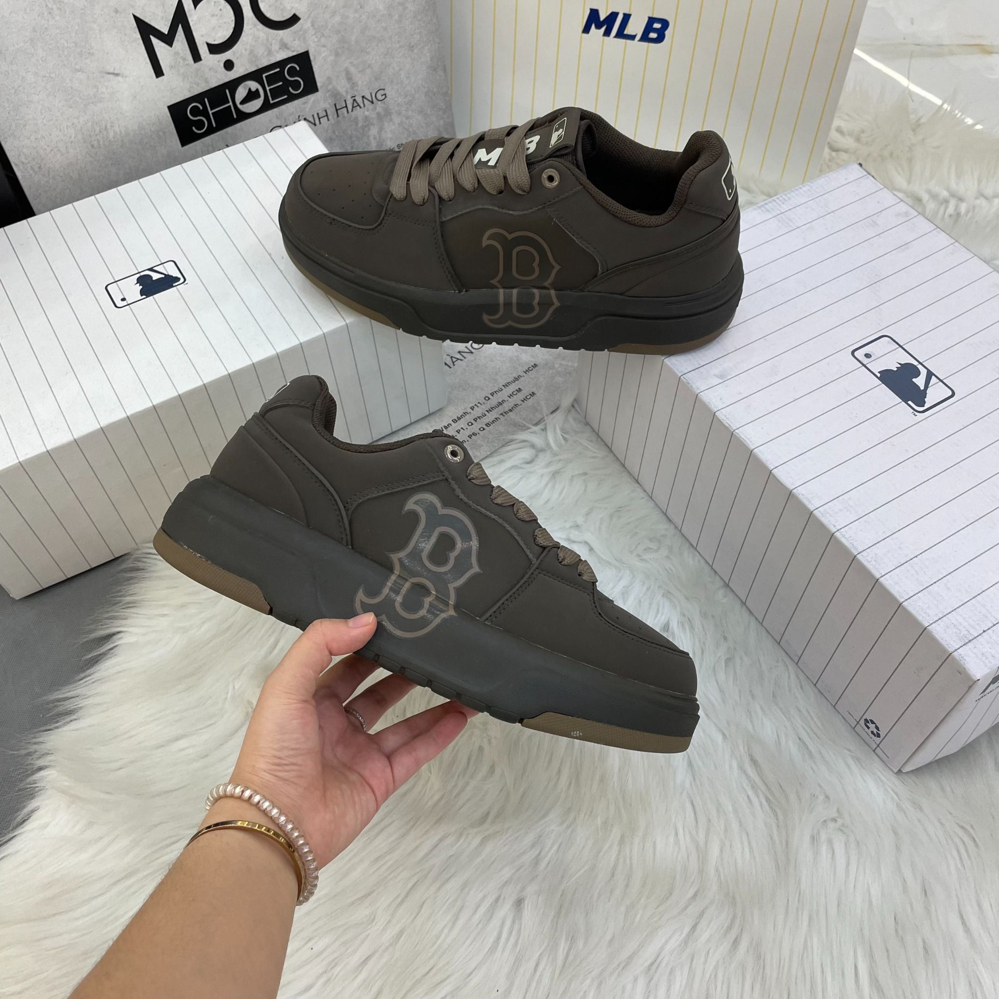 2435- HÀNG CHÍNH HÃNG - Giày MLB Liner - B Viền Nâu - Nâu Than - Đế Đen - *RB*