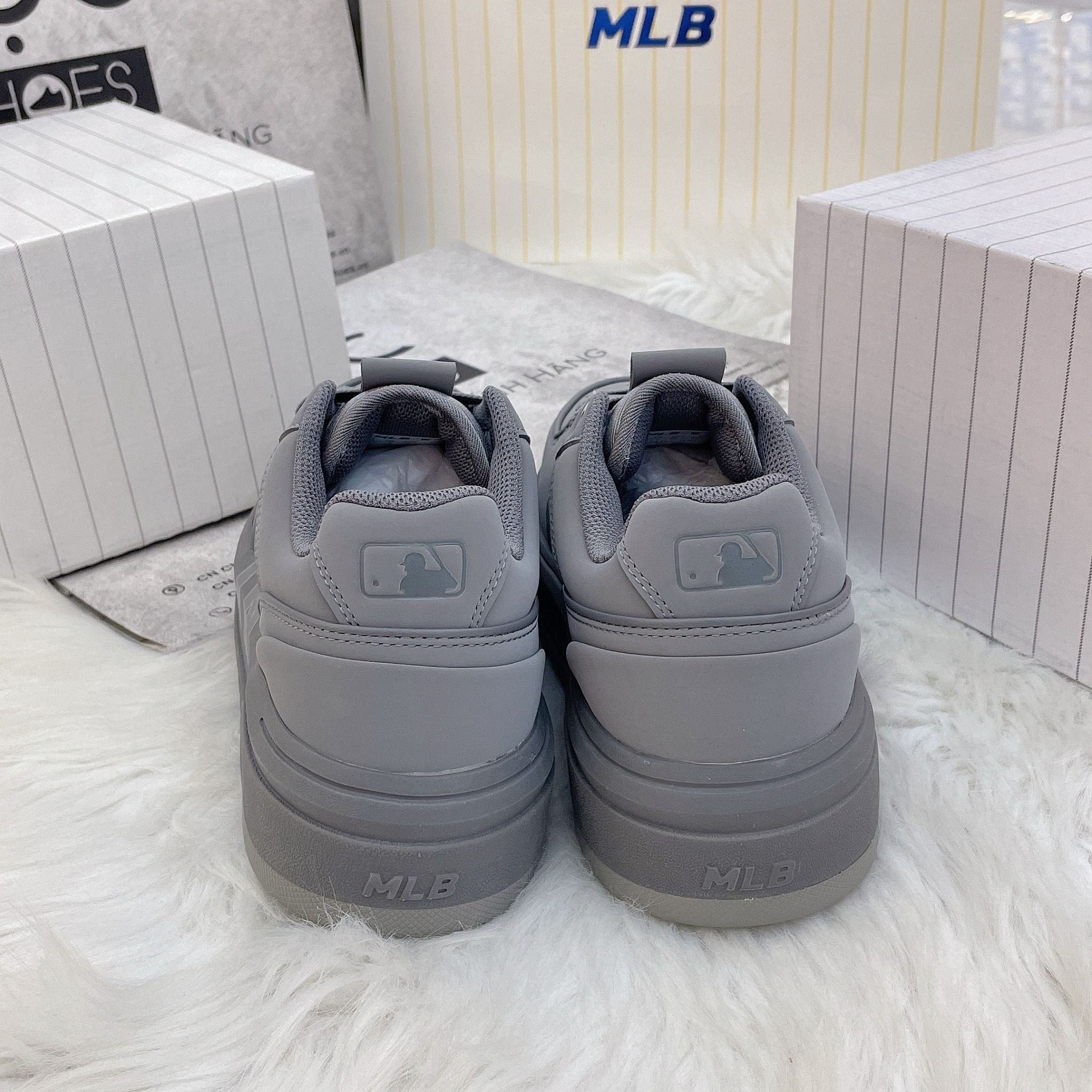 2437- HÀNG CHÍNH HÃNG - Giày MLB Liner - NY Bạc - Xám Than - *RB*