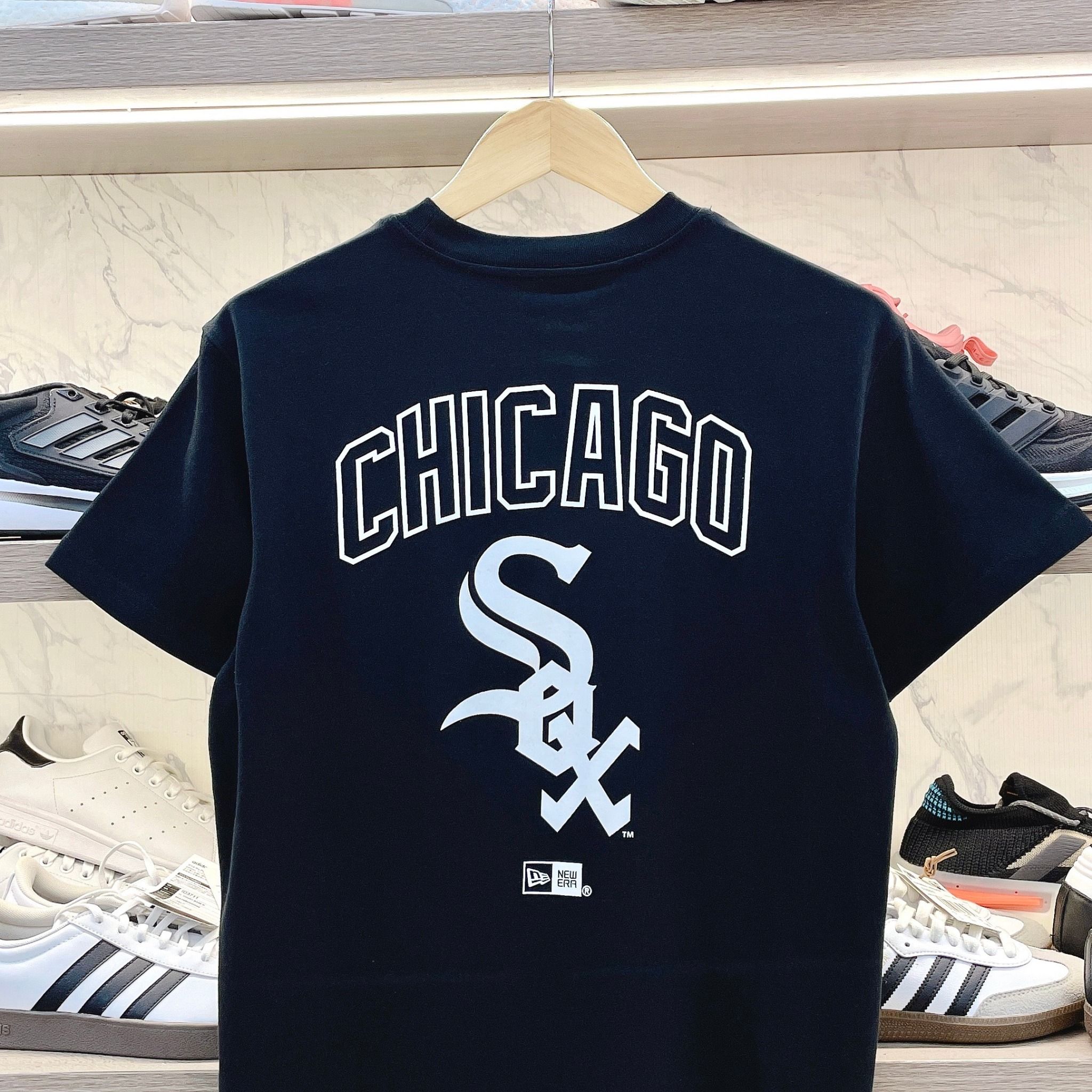 2486 - HÀNG CHÍNH HÃNG - ÁO THUN NEW ERA - Chicago Murasaki - Đen