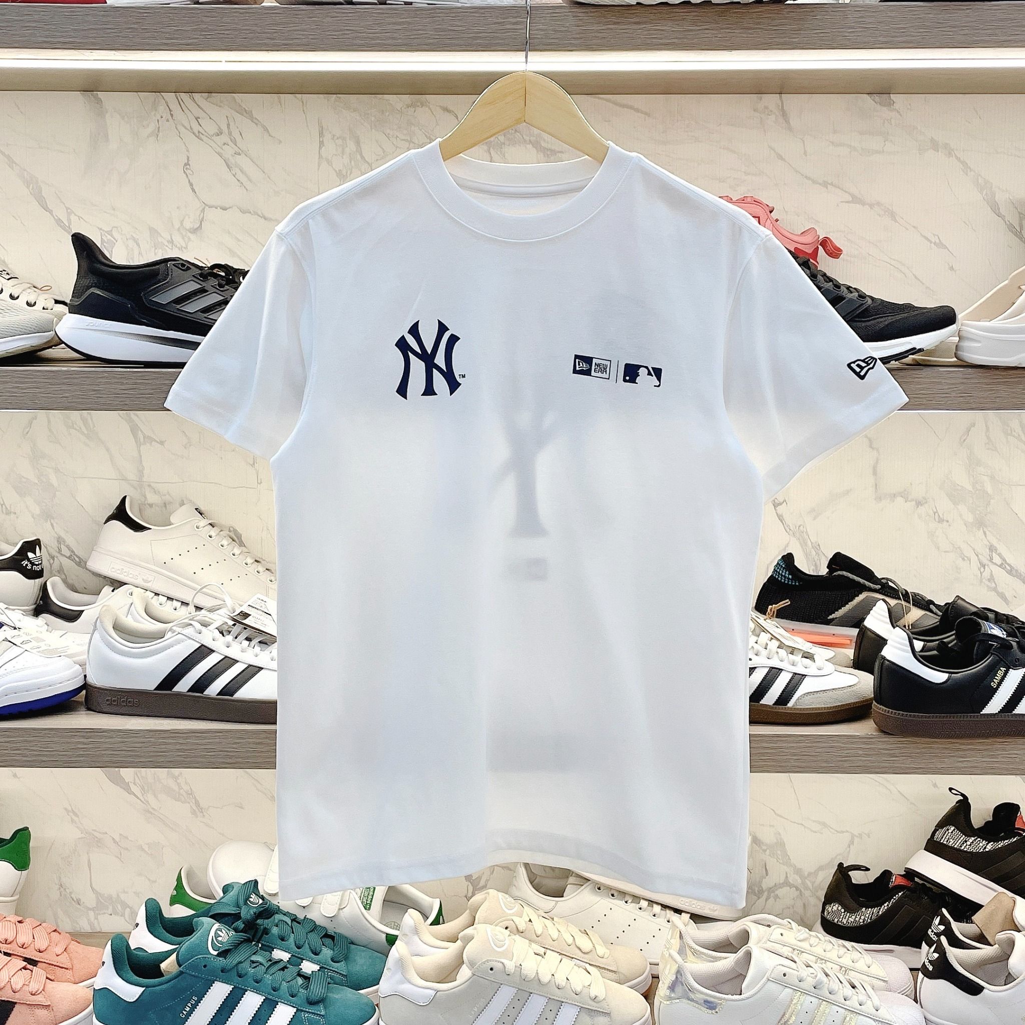 2442 - HÀNG CHÍNH HÃNG HÃNG - ÁO THUN NEW ERA x MLB - BIG LOGO NY - TRẮNG