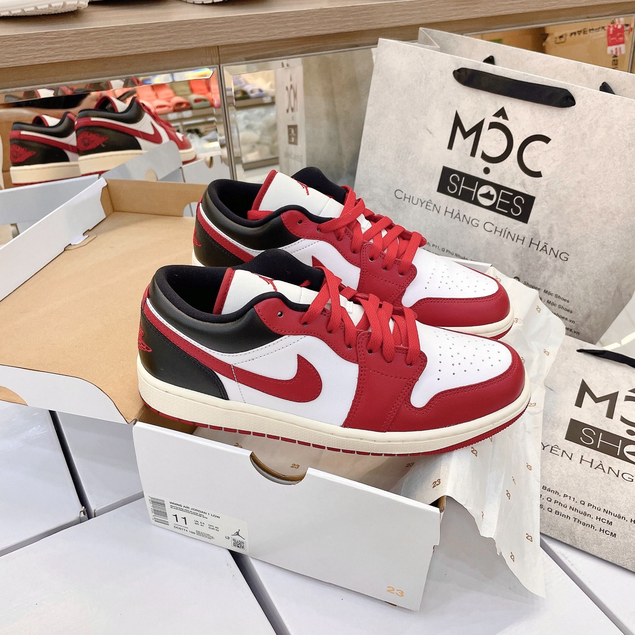 2468 - HÀNG CHÍNH HÃNG - GIÀY NIKE AIR JORDAN 1 LOW - BLACK TOE V1 - CODE: DC0774 160