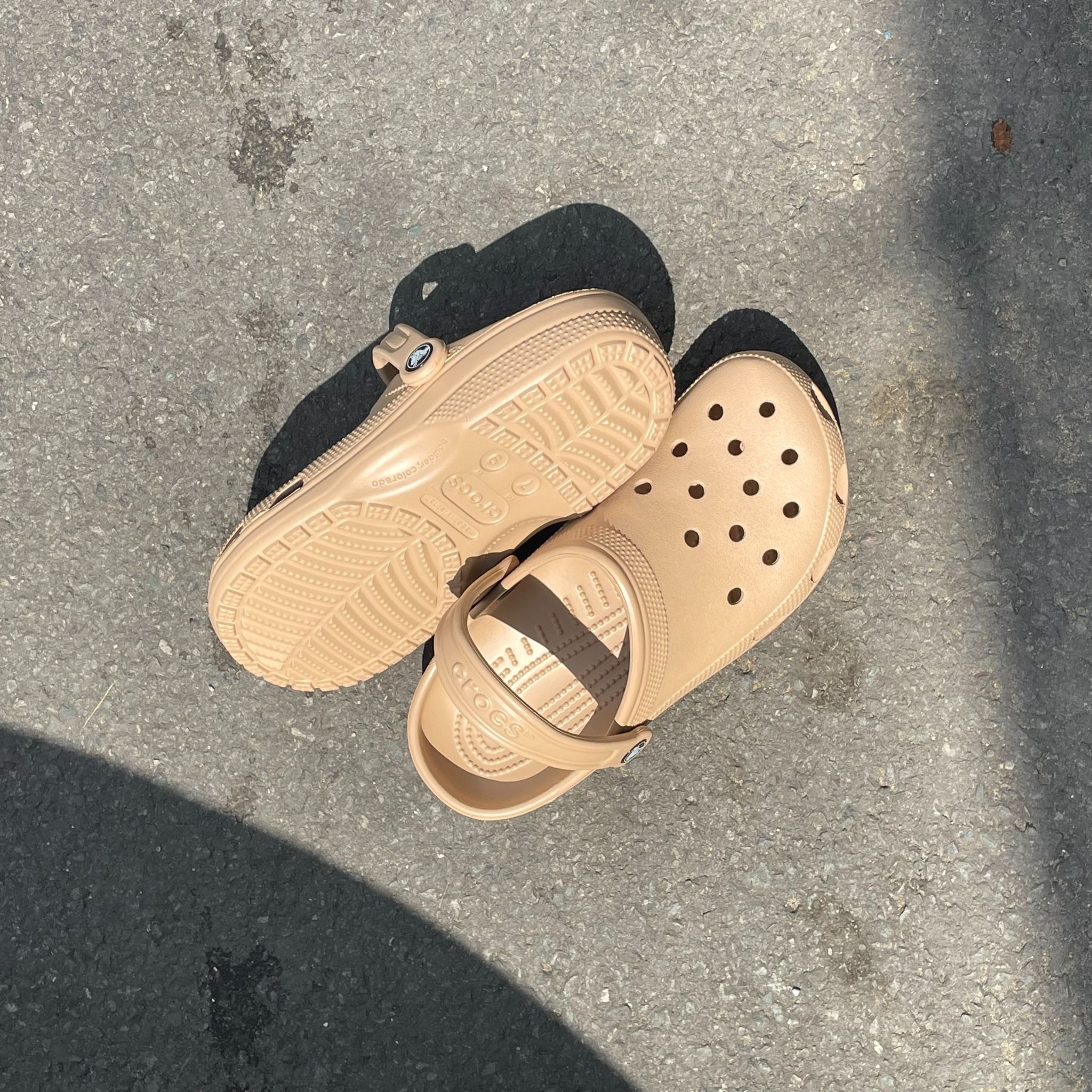2476 - HÀNG CHÍNH HÃNG - GIÀY CLOG UNISEX CROCS BAYA - MÀU NÂU