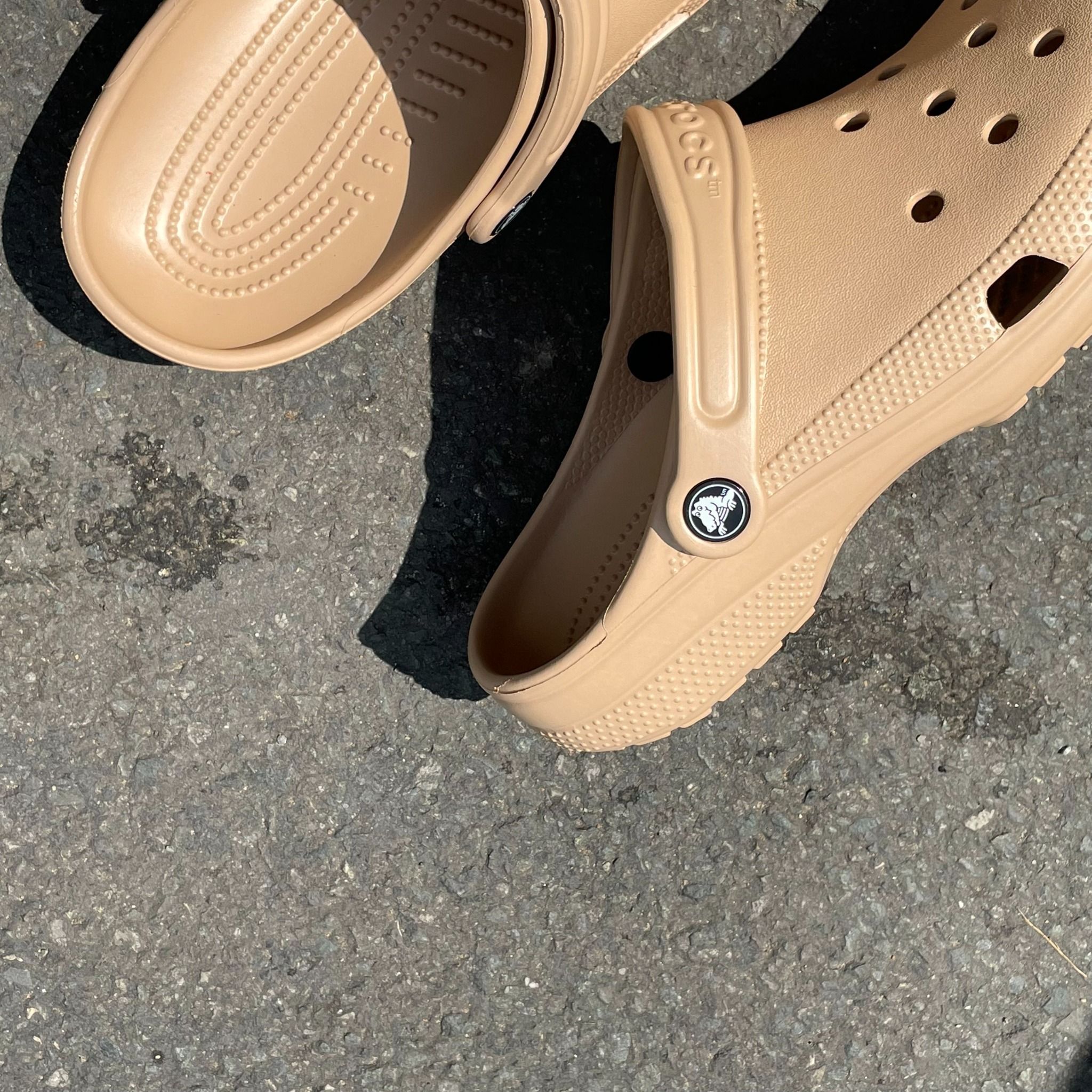 2476 - HÀNG CHÍNH HÃNG - GIÀY CLOG UNISEX CROCS BAYA - MÀU NÂU